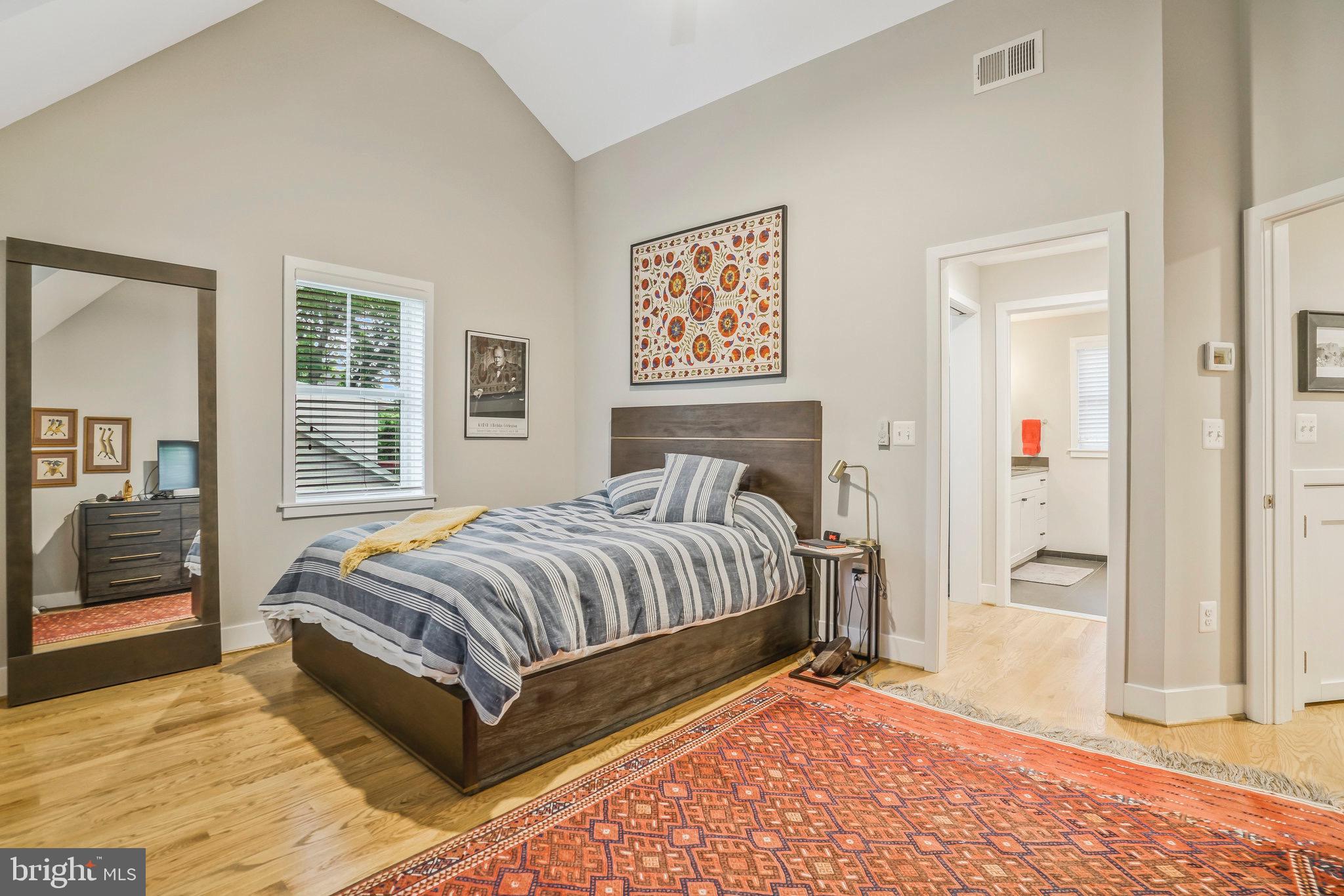 709 N KENMORE STREET