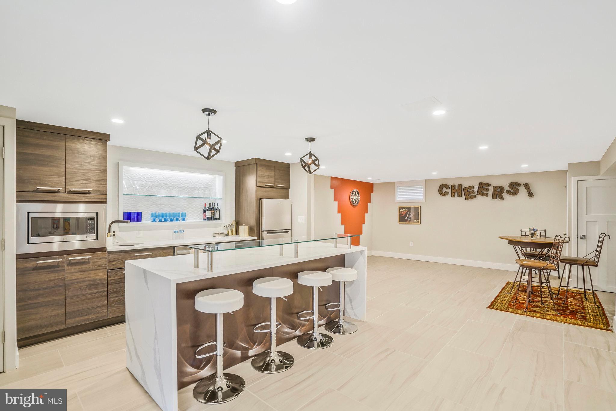 709 N KENMORE STREET