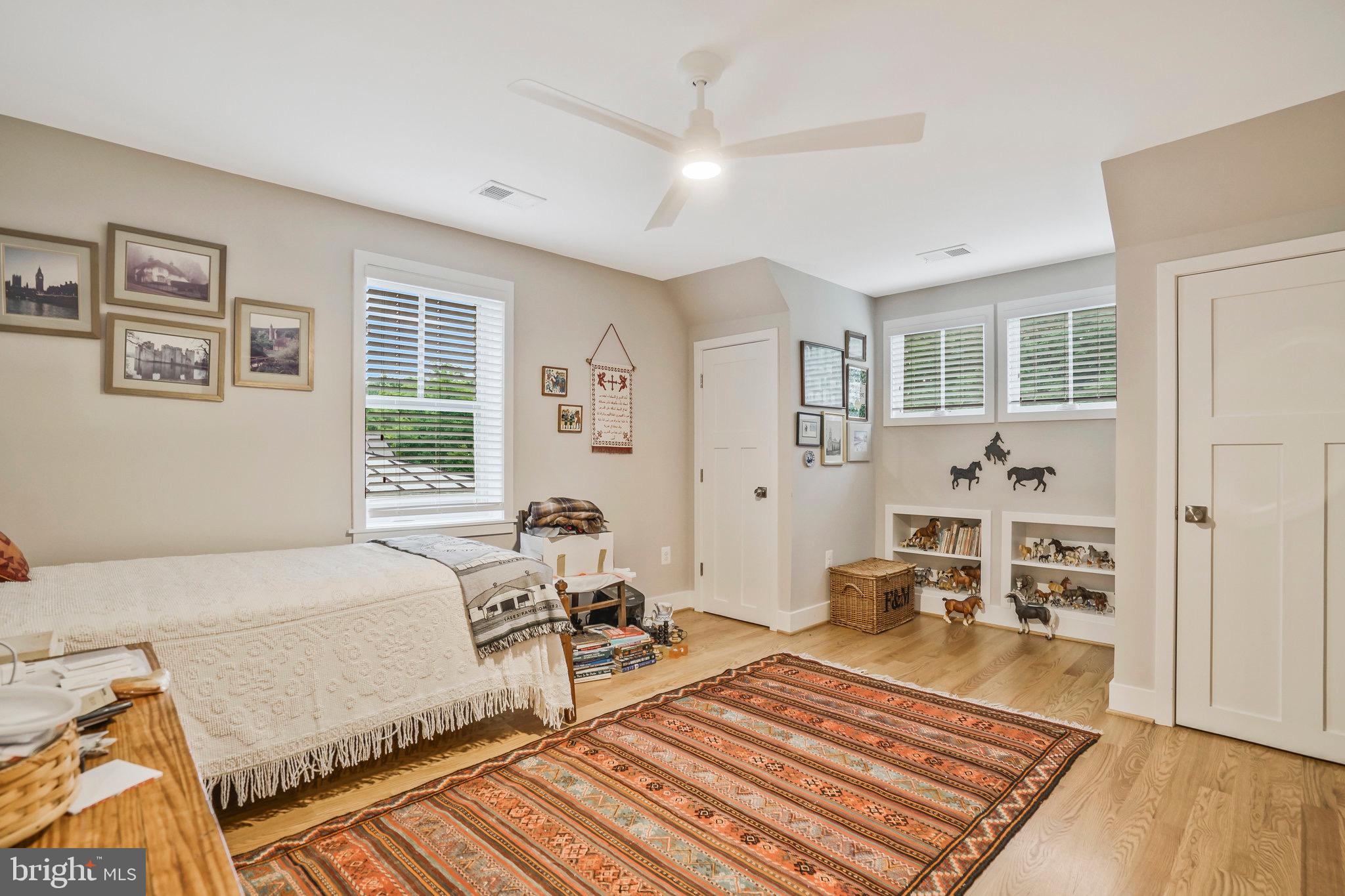 709 N KENMORE STREET