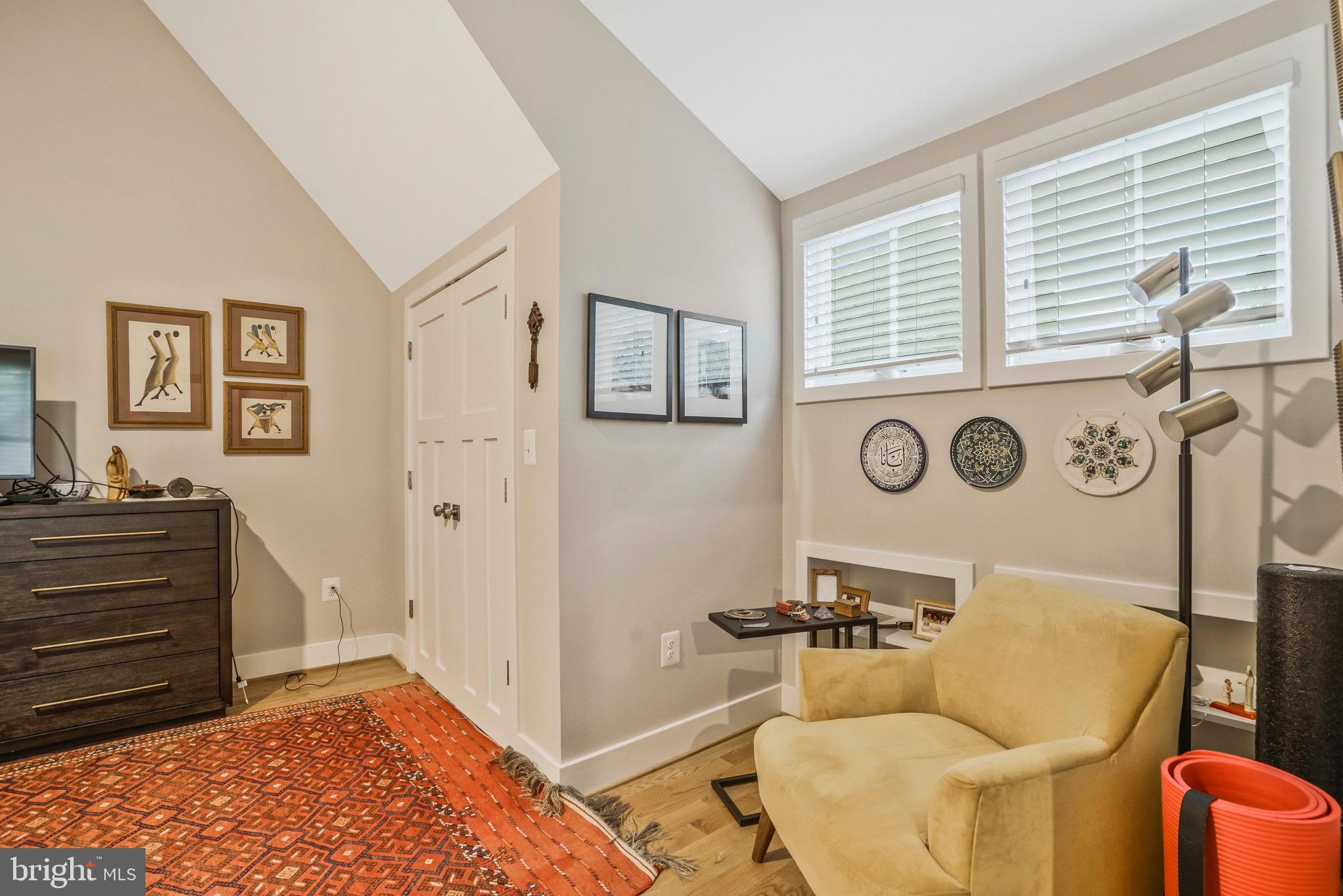 709 N KENMORE STREET