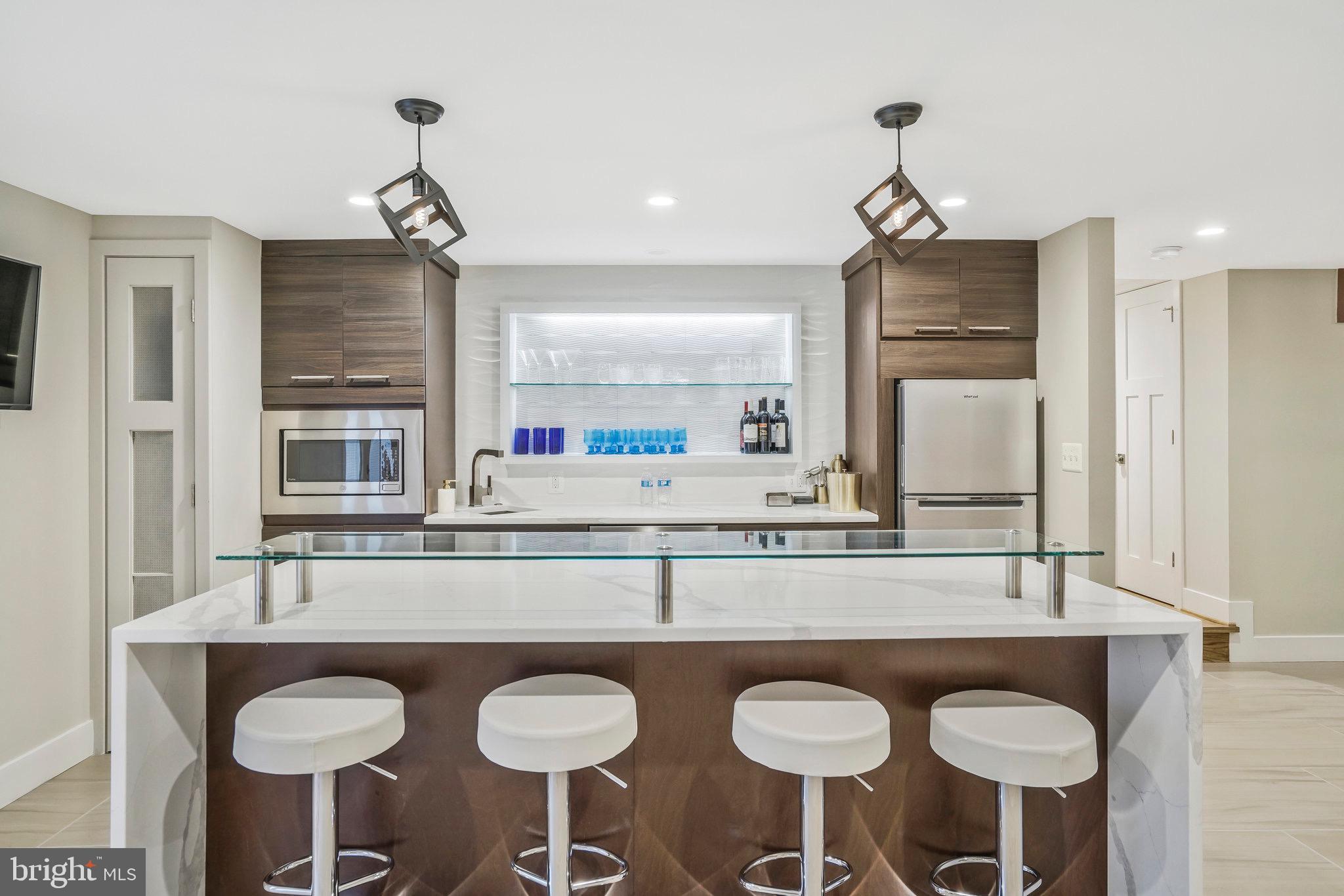 709 N KENMORE STREET