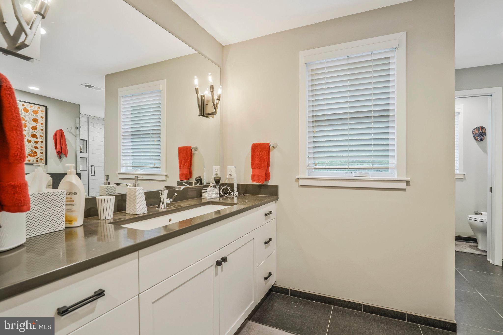 709 N KENMORE STREET