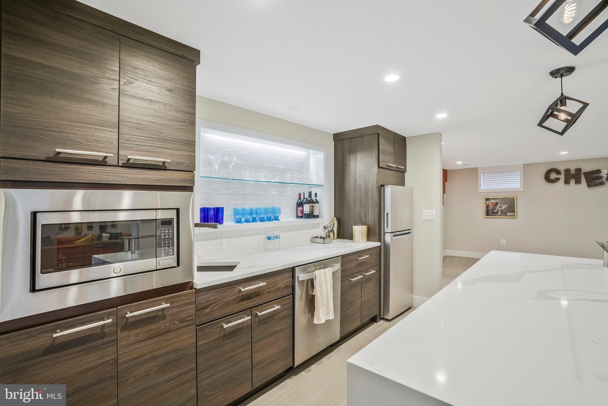 709 N KENMORE STREET