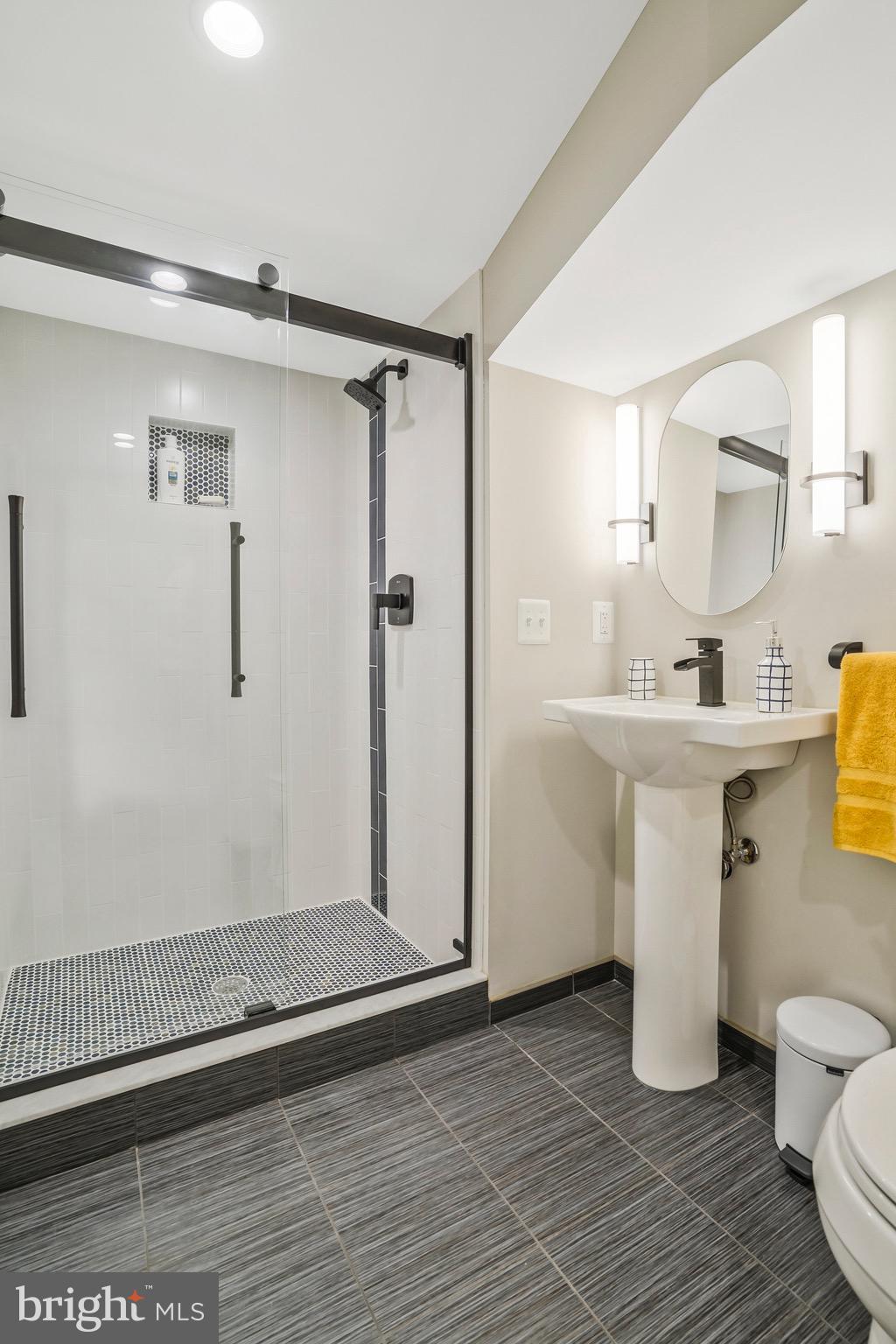 709 N KENMORE STREET