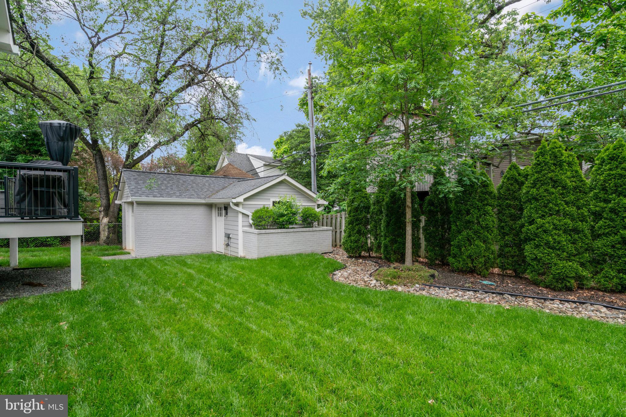 709 N KENMORE STREET