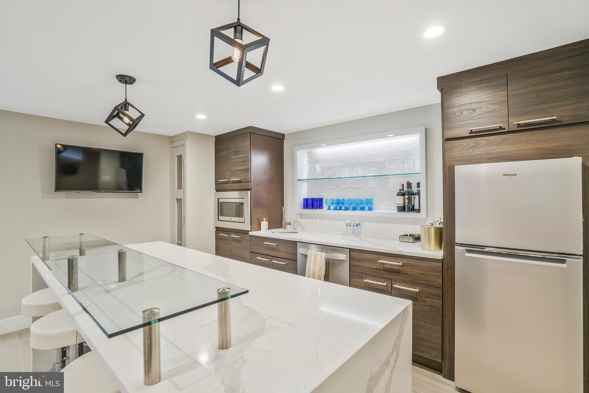 709 N KENMORE STREET