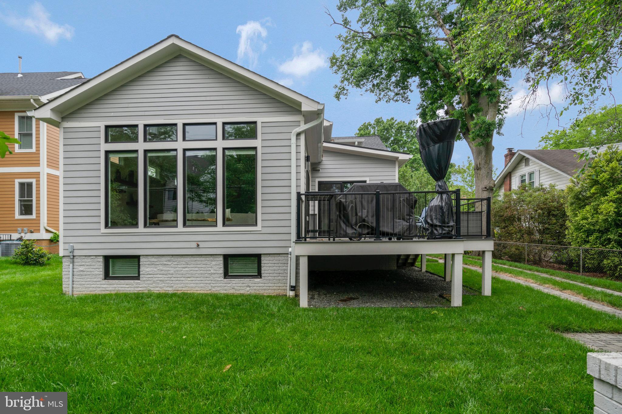 709 N KENMORE STREET