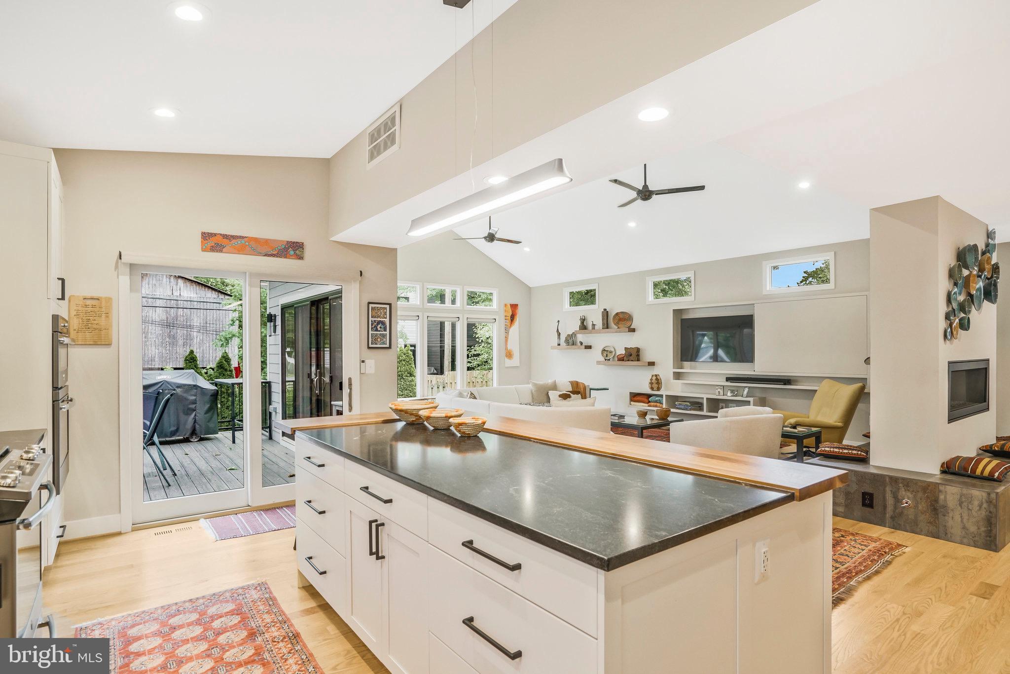 709 N KENMORE STREET