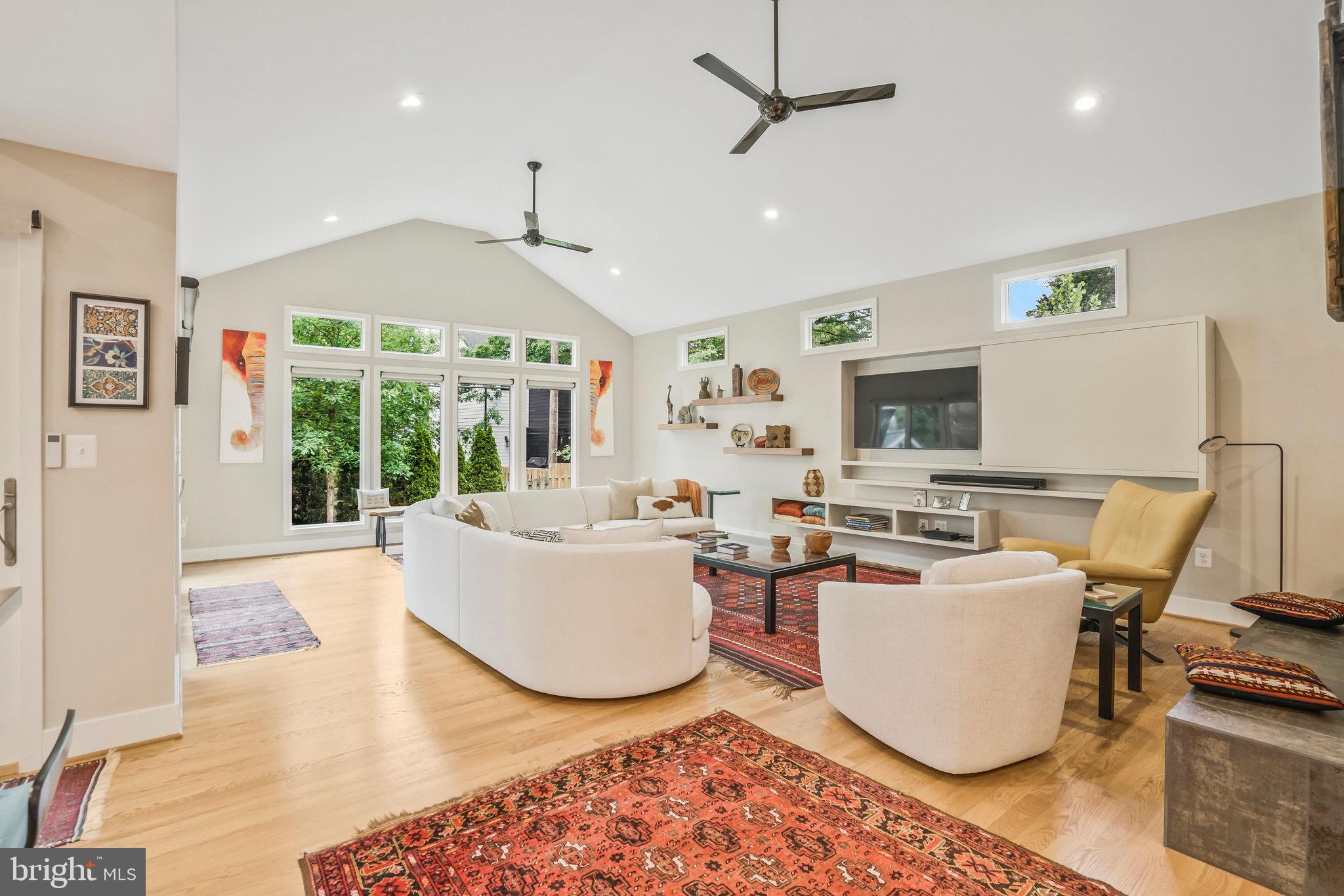 709 N KENMORE STREET