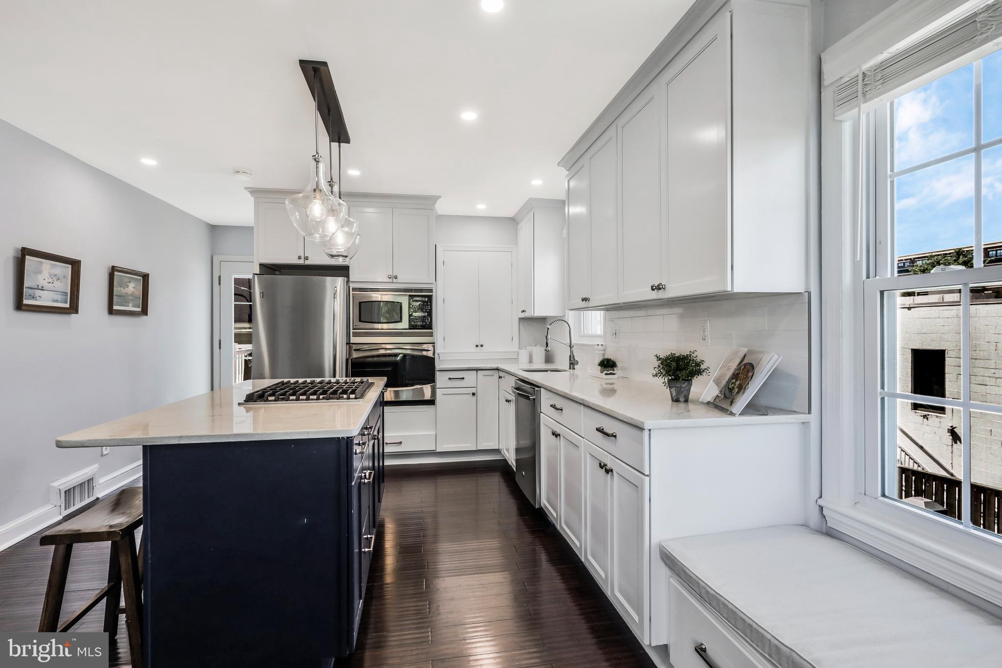 2020 N LINCOLN STREET