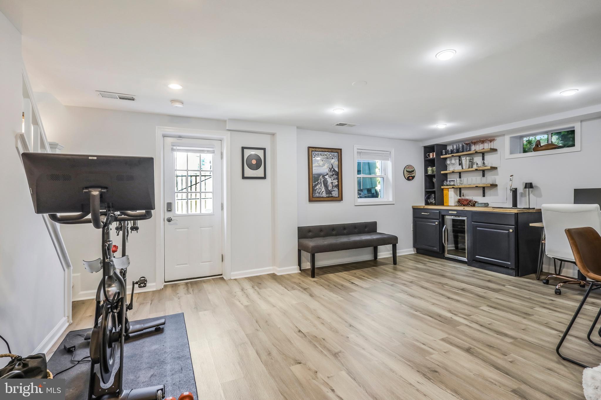 2020 N LINCOLN STREET