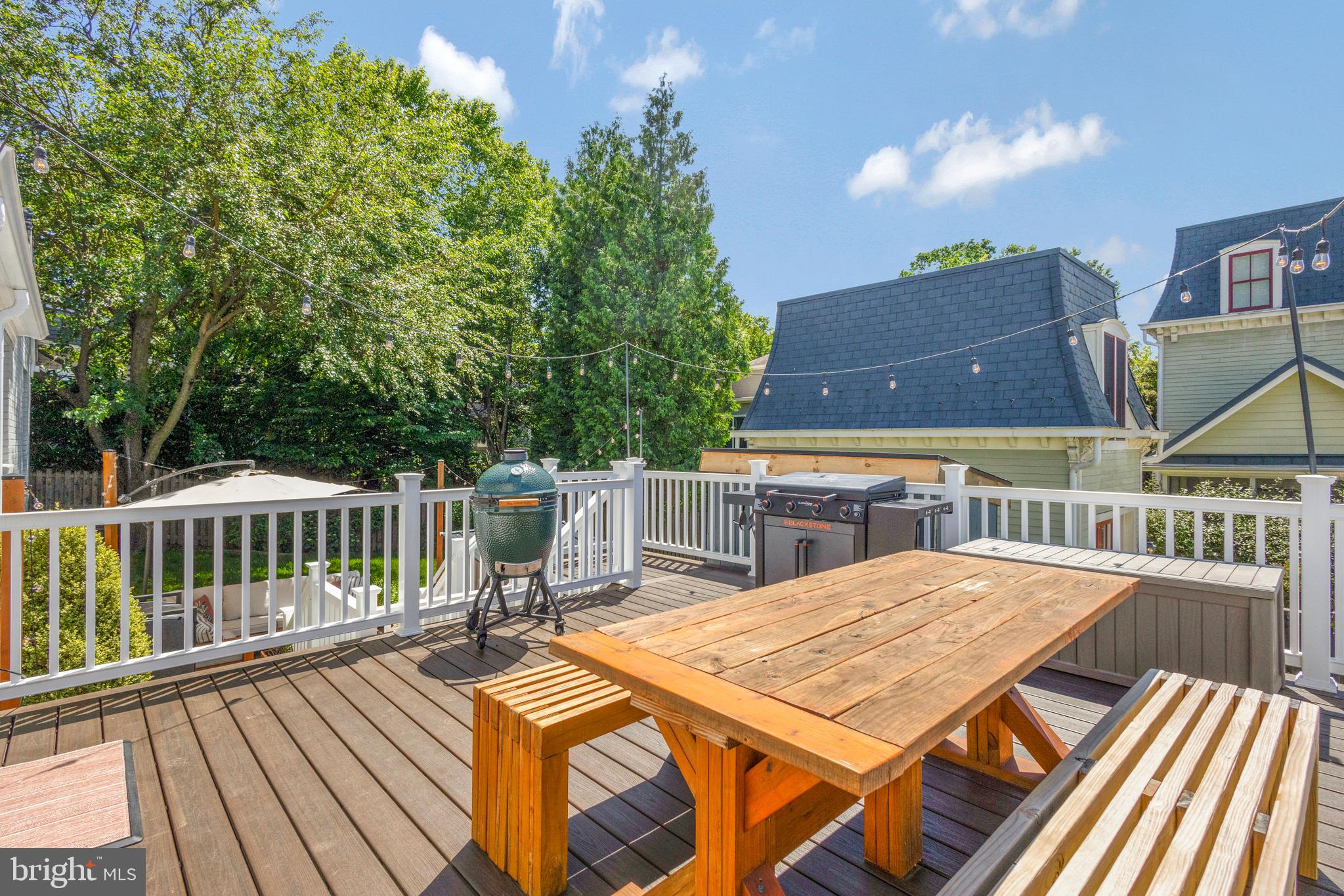 2020 N LINCOLN STREET