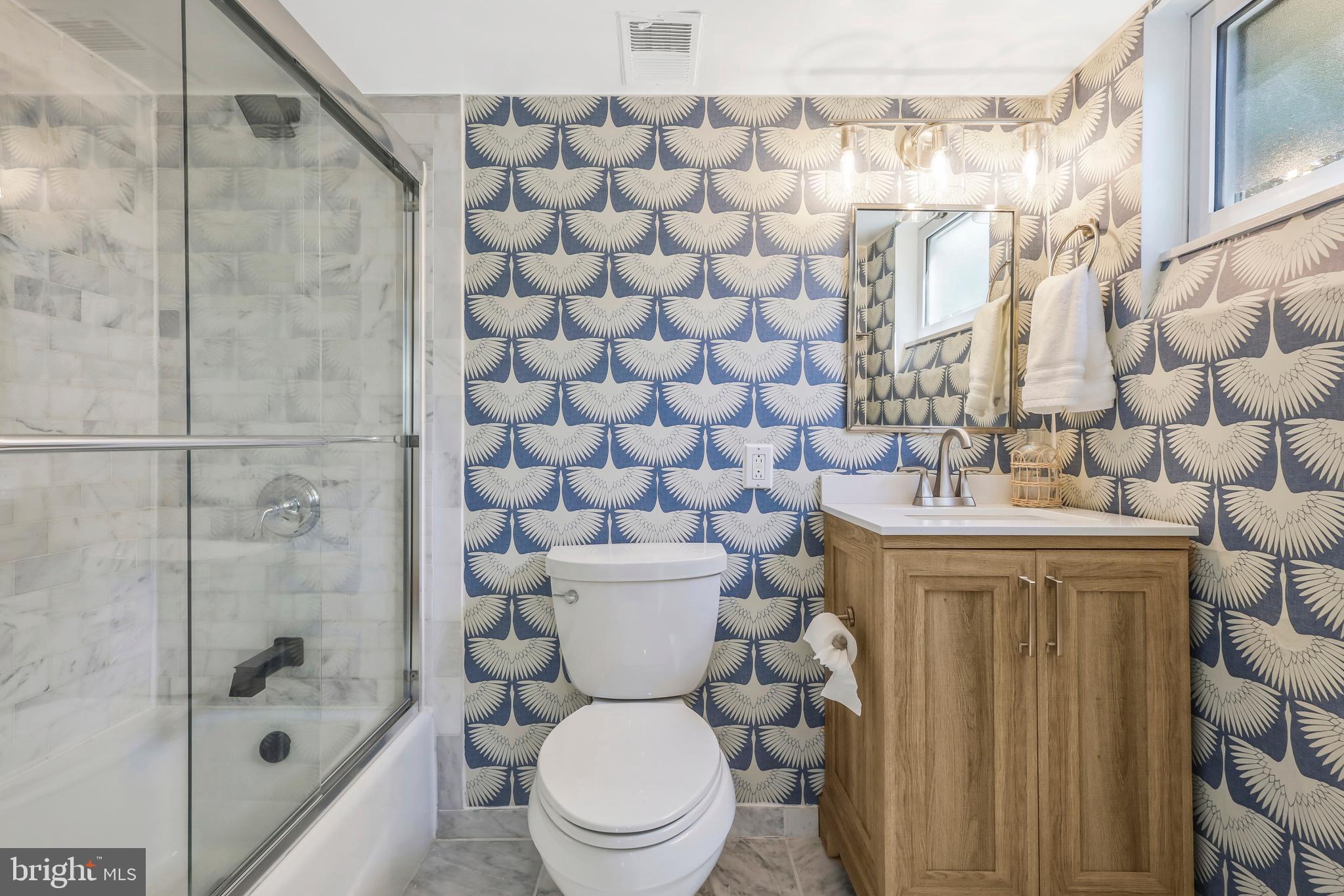 2020 N LINCOLN STREET