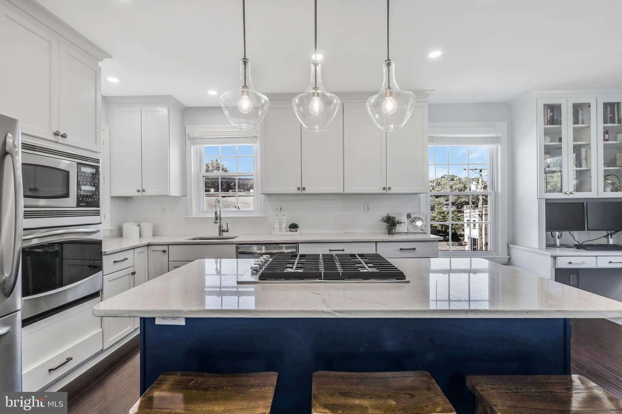 2020 N LINCOLN STREET