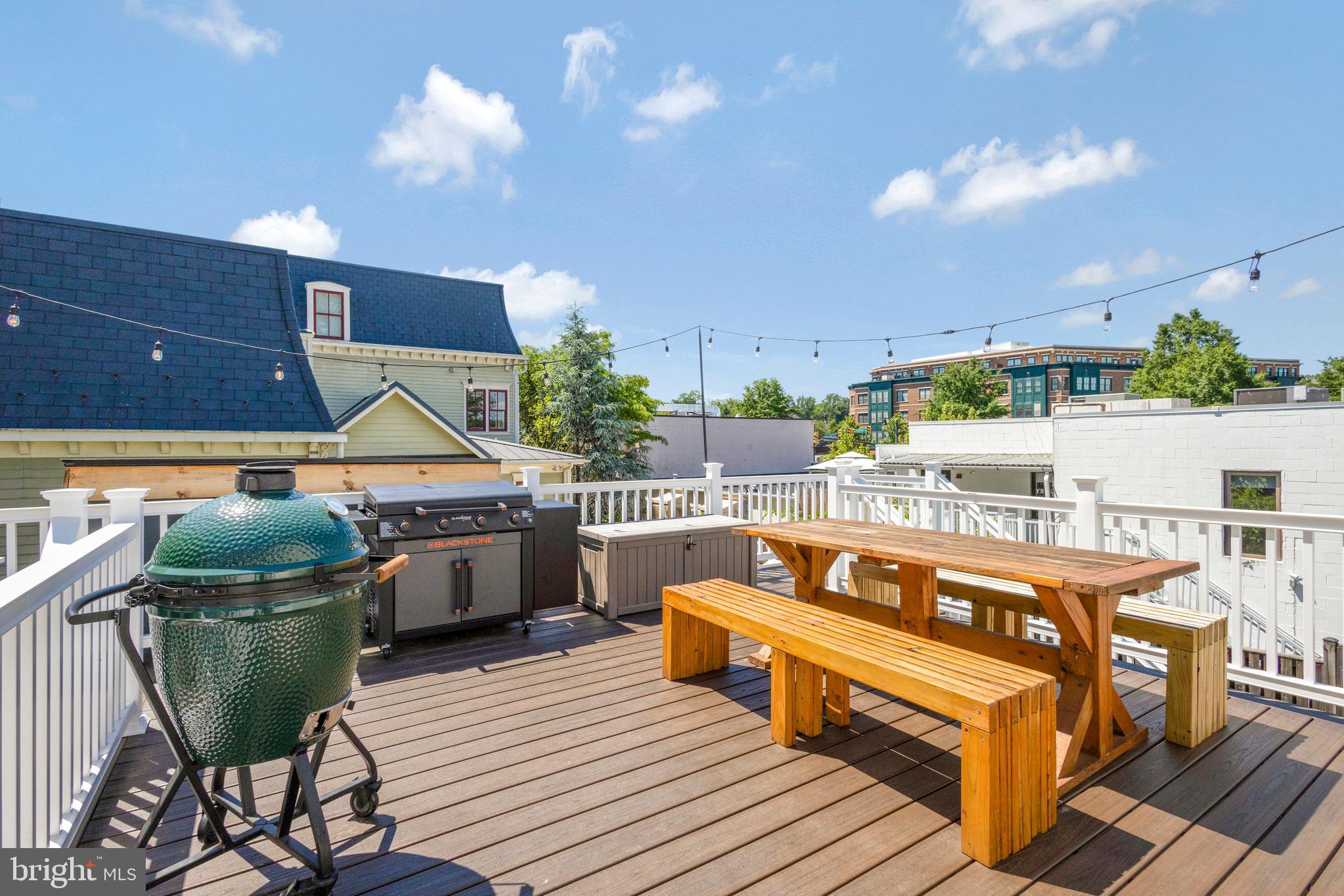 2020 N LINCOLN STREET