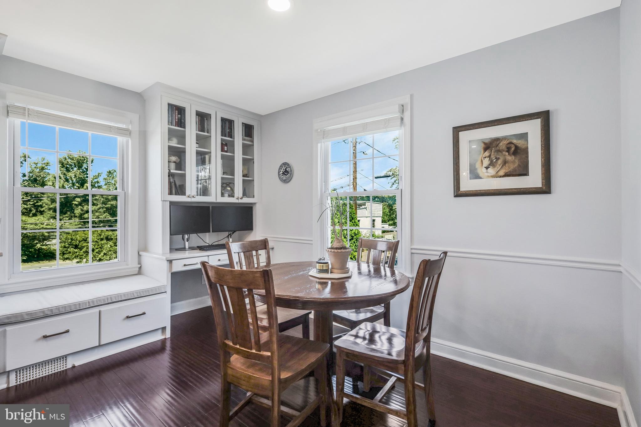 2020 N LINCOLN STREET