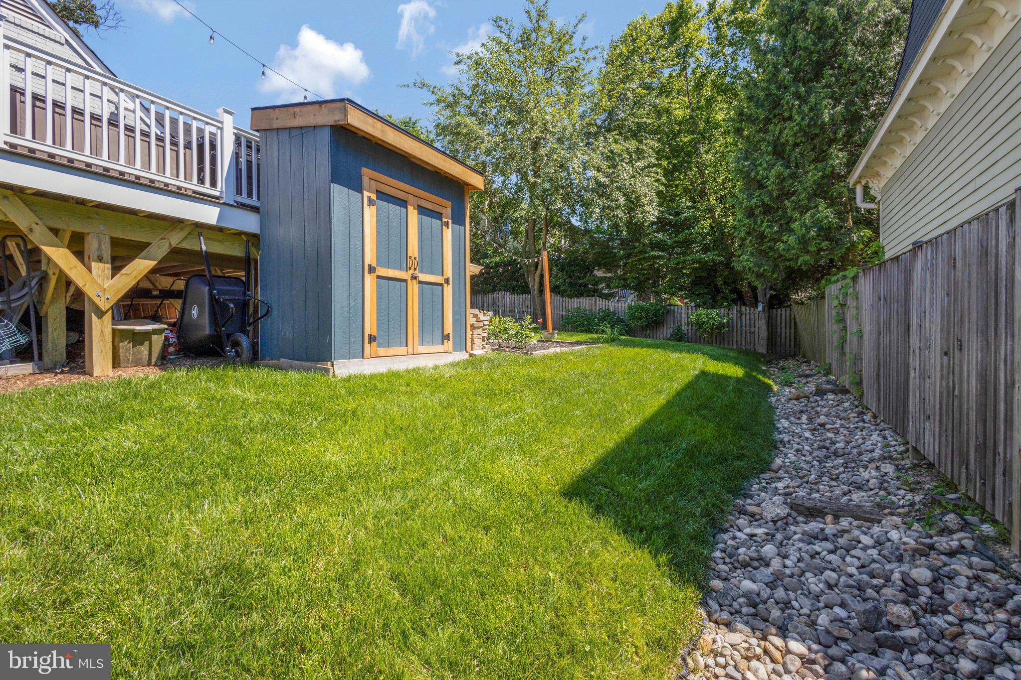 2020 N LINCOLN STREET