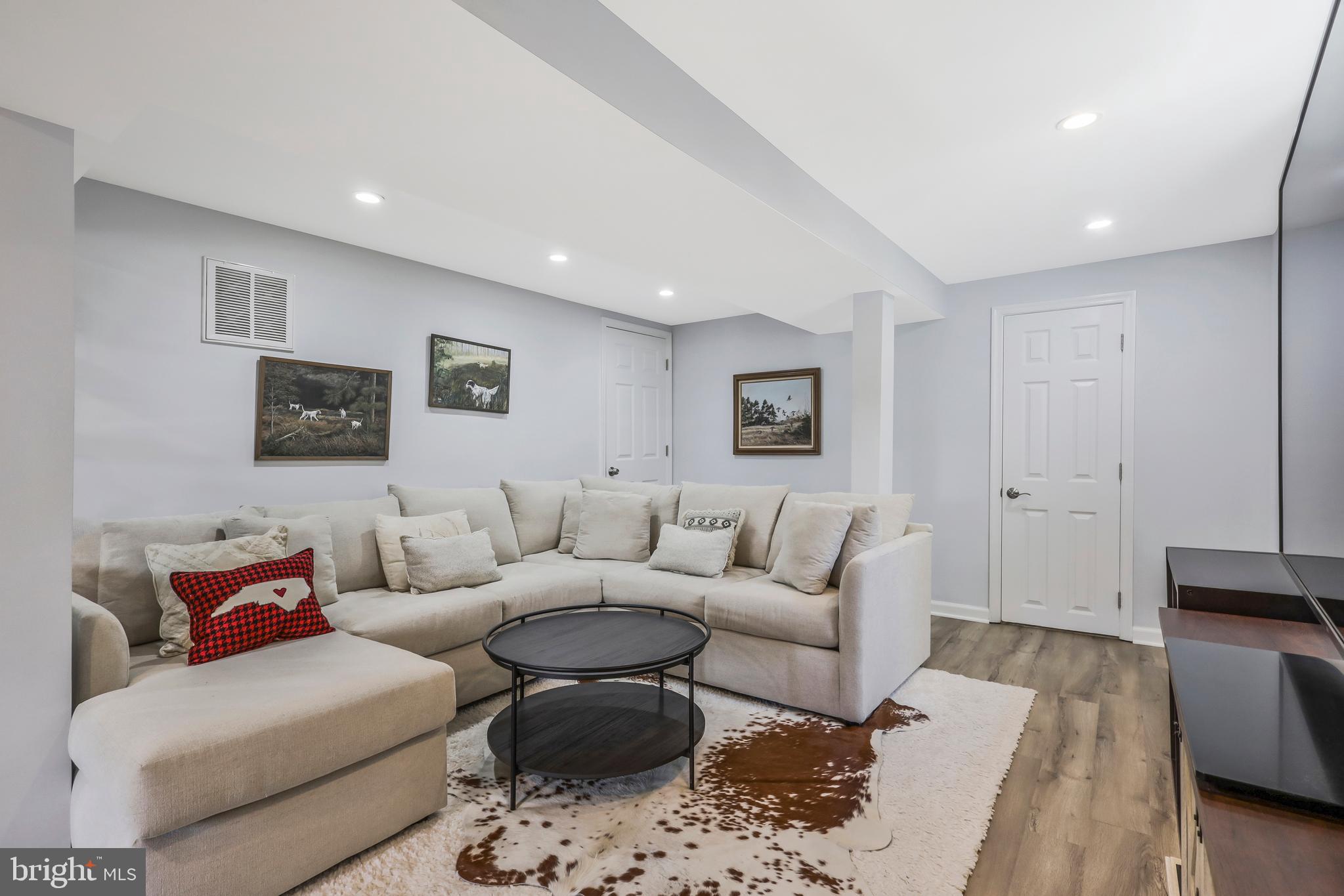 2020 N LINCOLN STREET