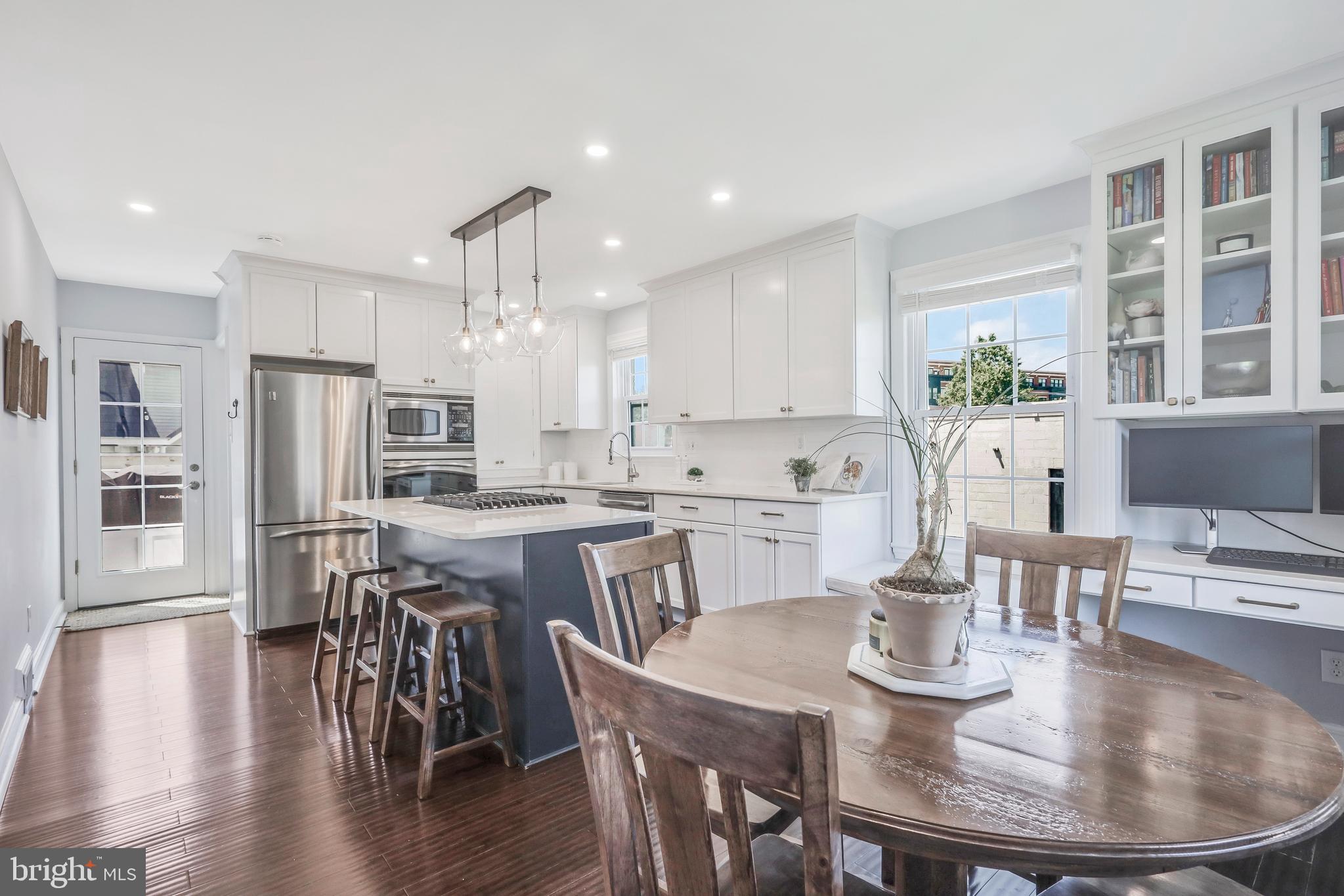 2020 N LINCOLN STREET