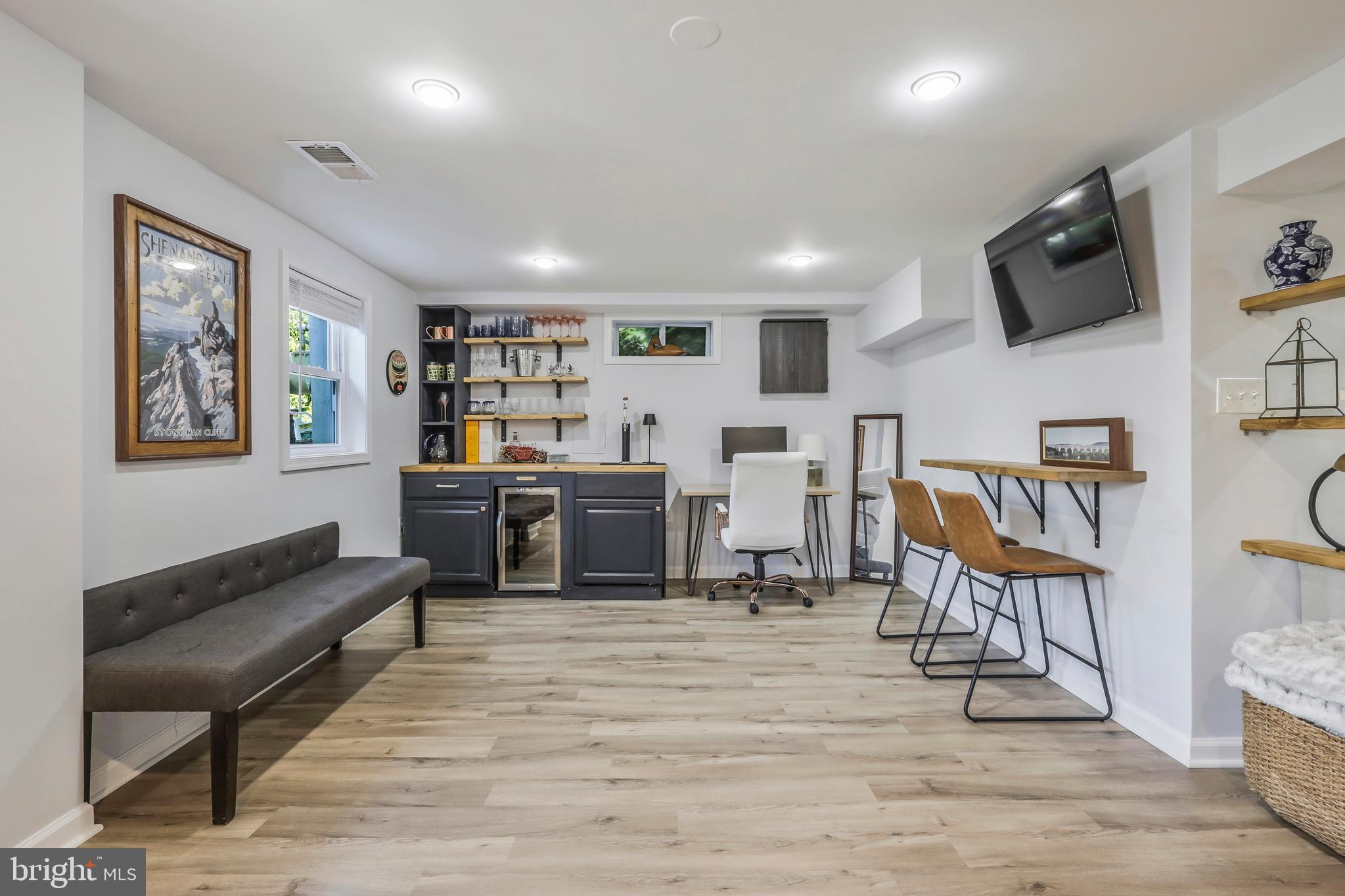 2020 N LINCOLN STREET