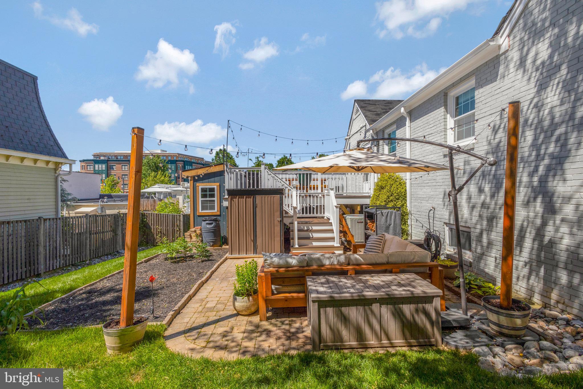 2020 N LINCOLN STREET