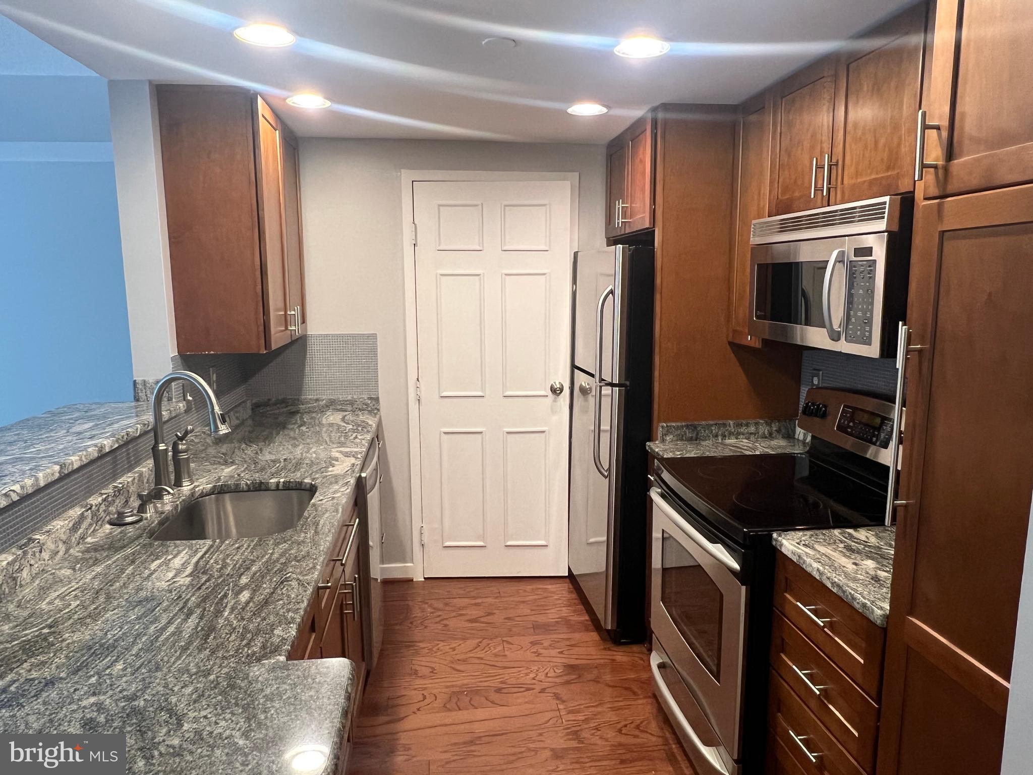 1530 KEY BOULEVARD 301