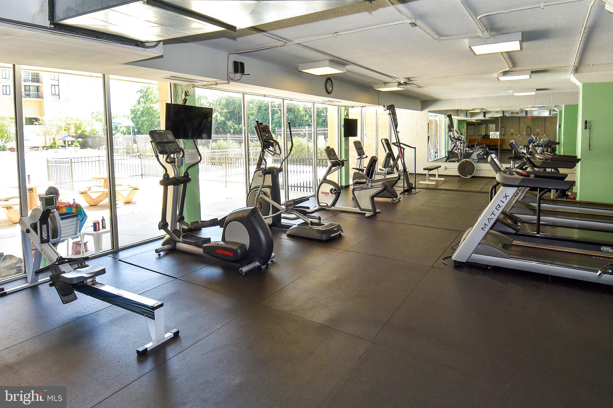 4600 S FOUR MILE RUN DRIVE S 838