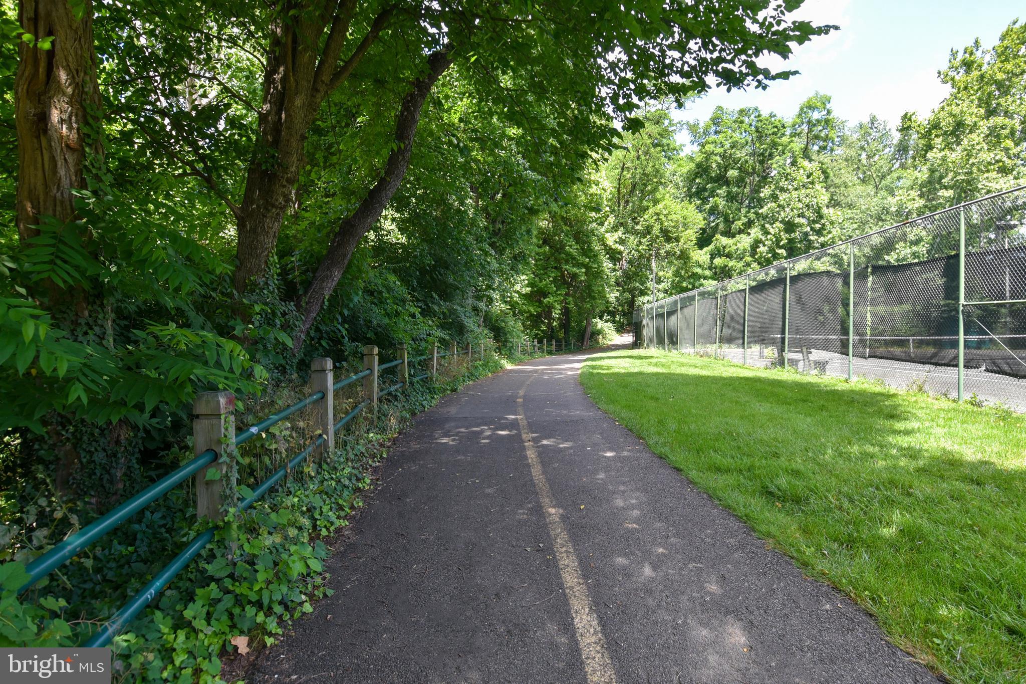 4600 S FOUR MILE RUN DRIVE S 838