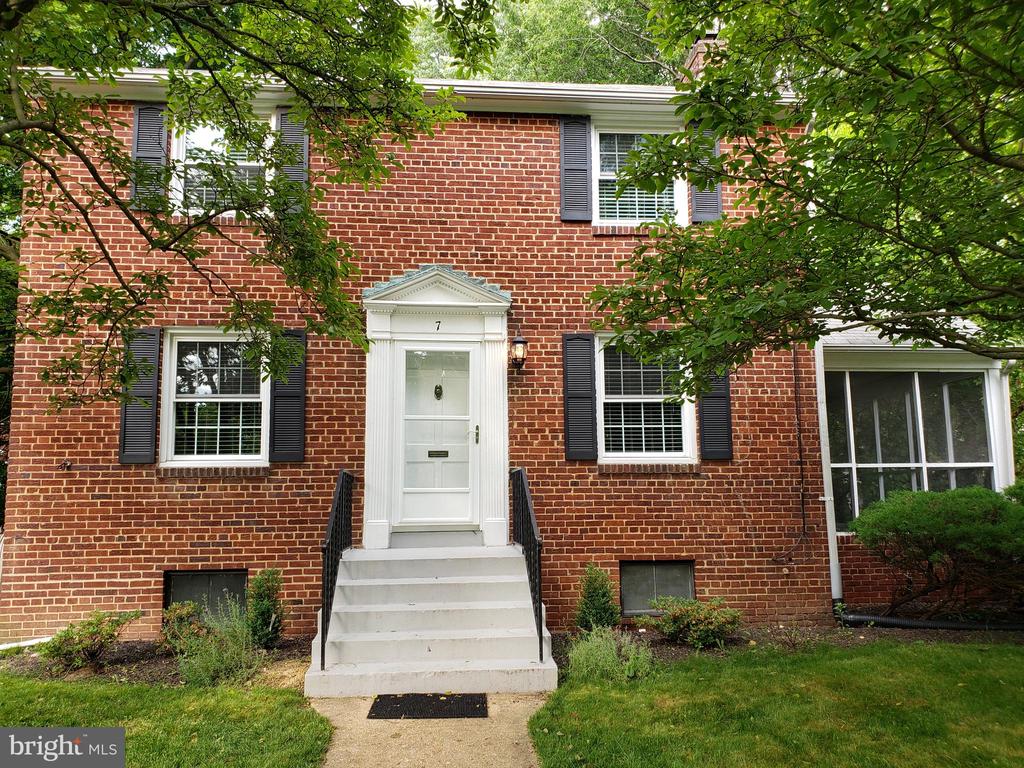 7 S IRVING STREET