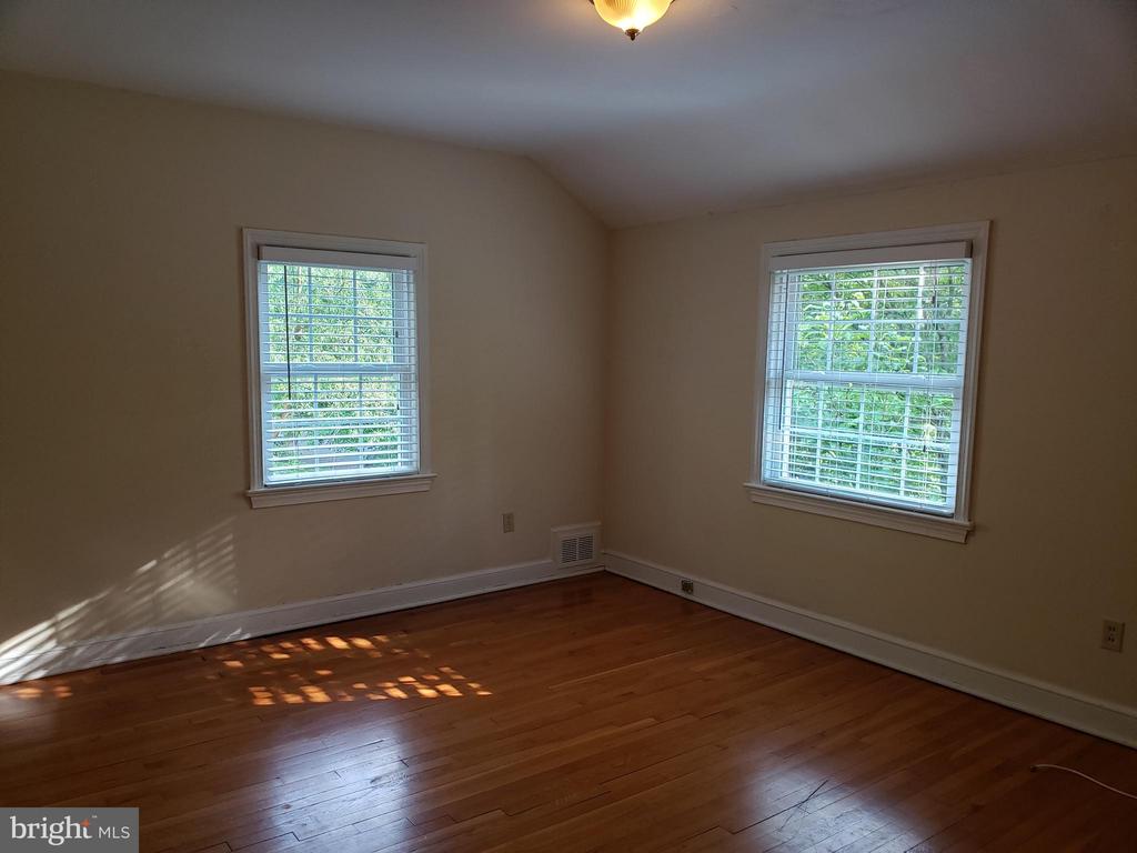 7 S IRVING STREET