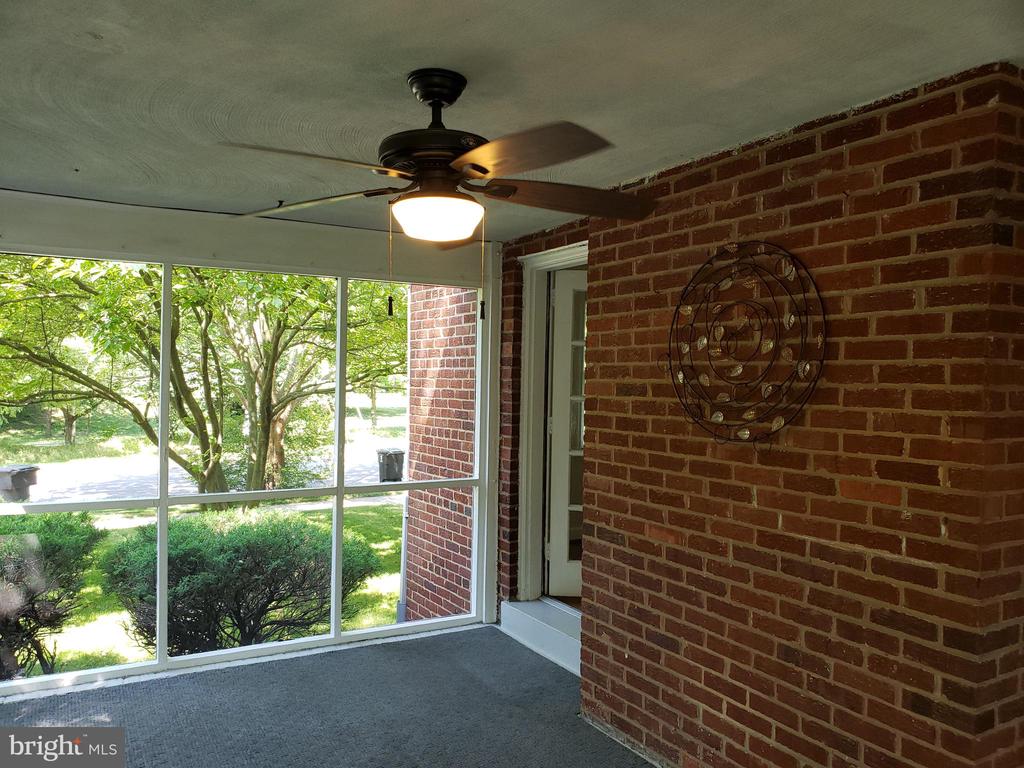 7 S IRVING STREET