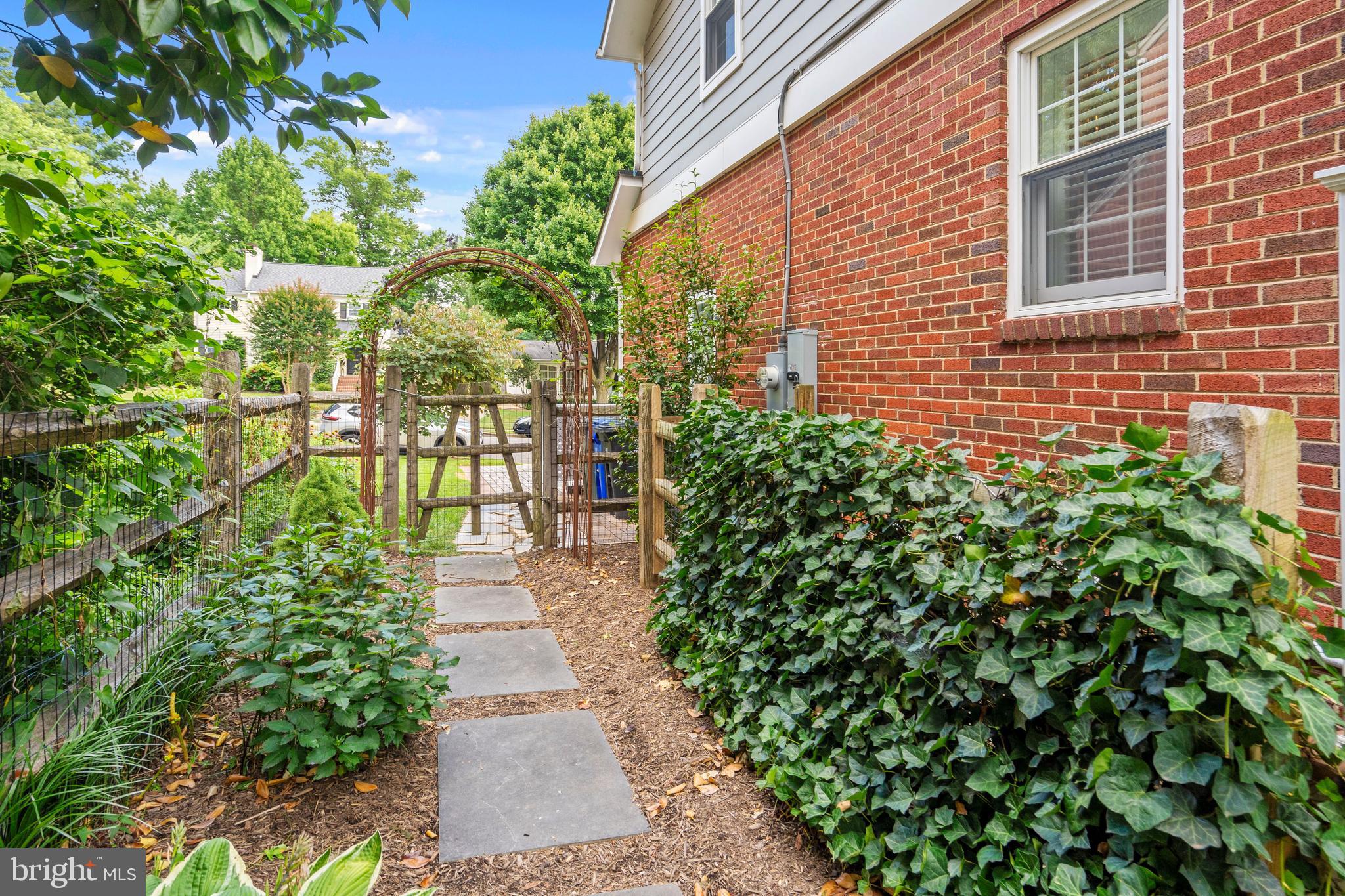 5029 27TH STREET N