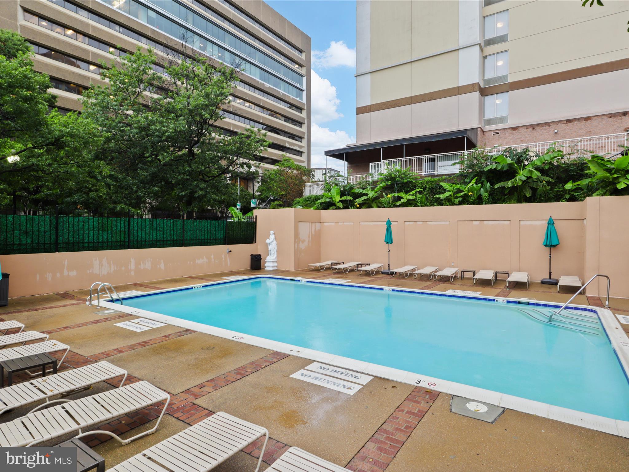 1301 N COURTHOUSE ROAD 1008