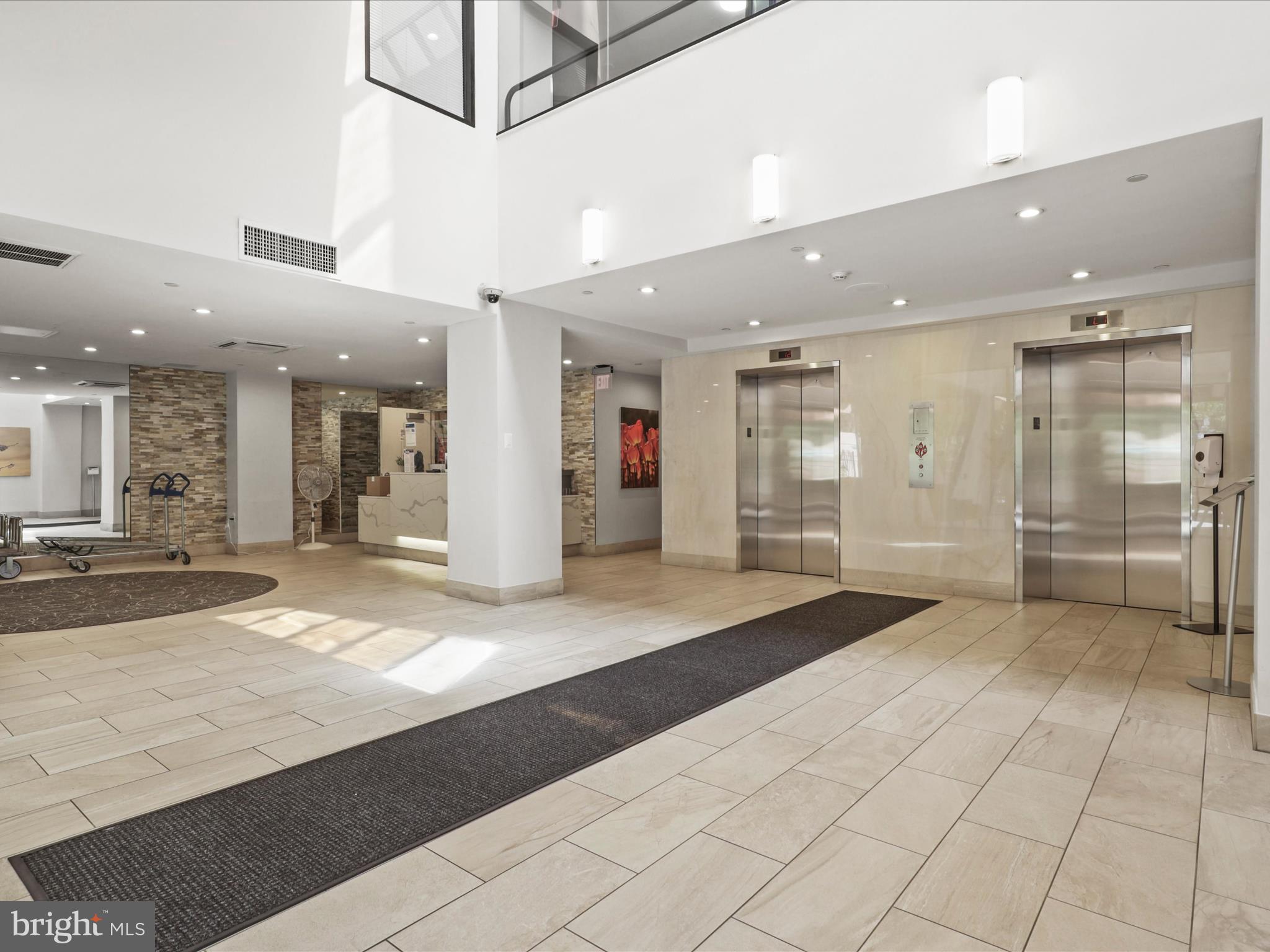 1301 N COURTHOUSE ROAD 1008