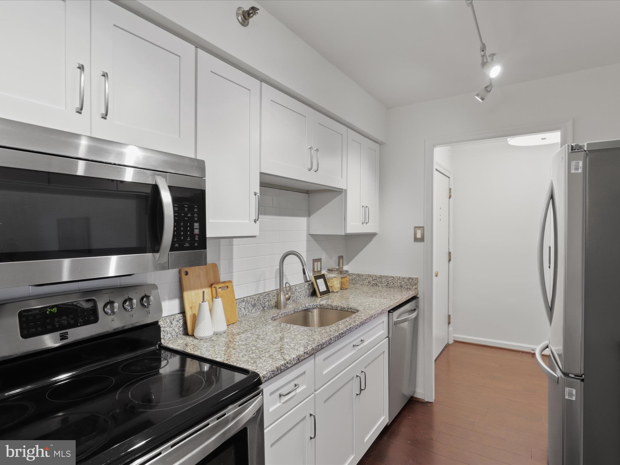 1301 N COURTHOUSE ROAD 1008