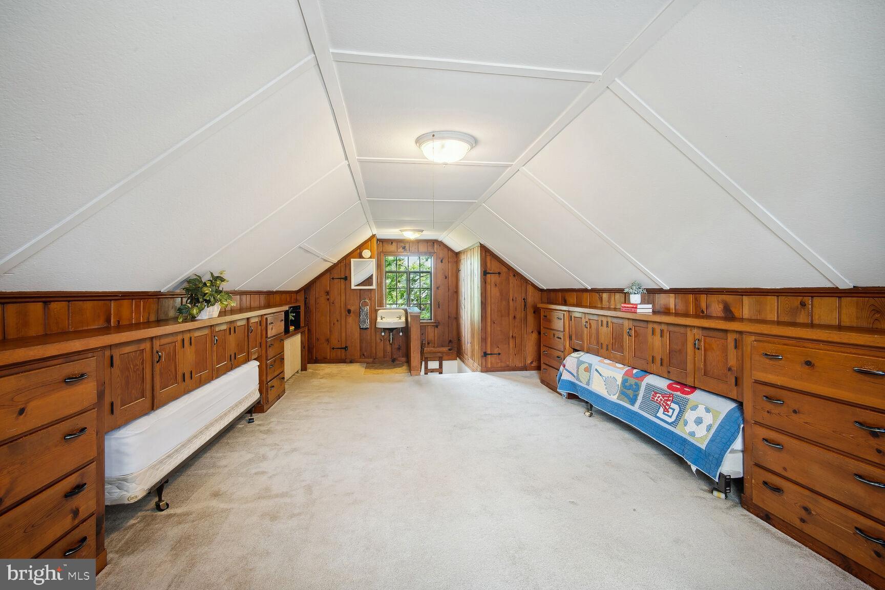 419 N JACKSON STREET