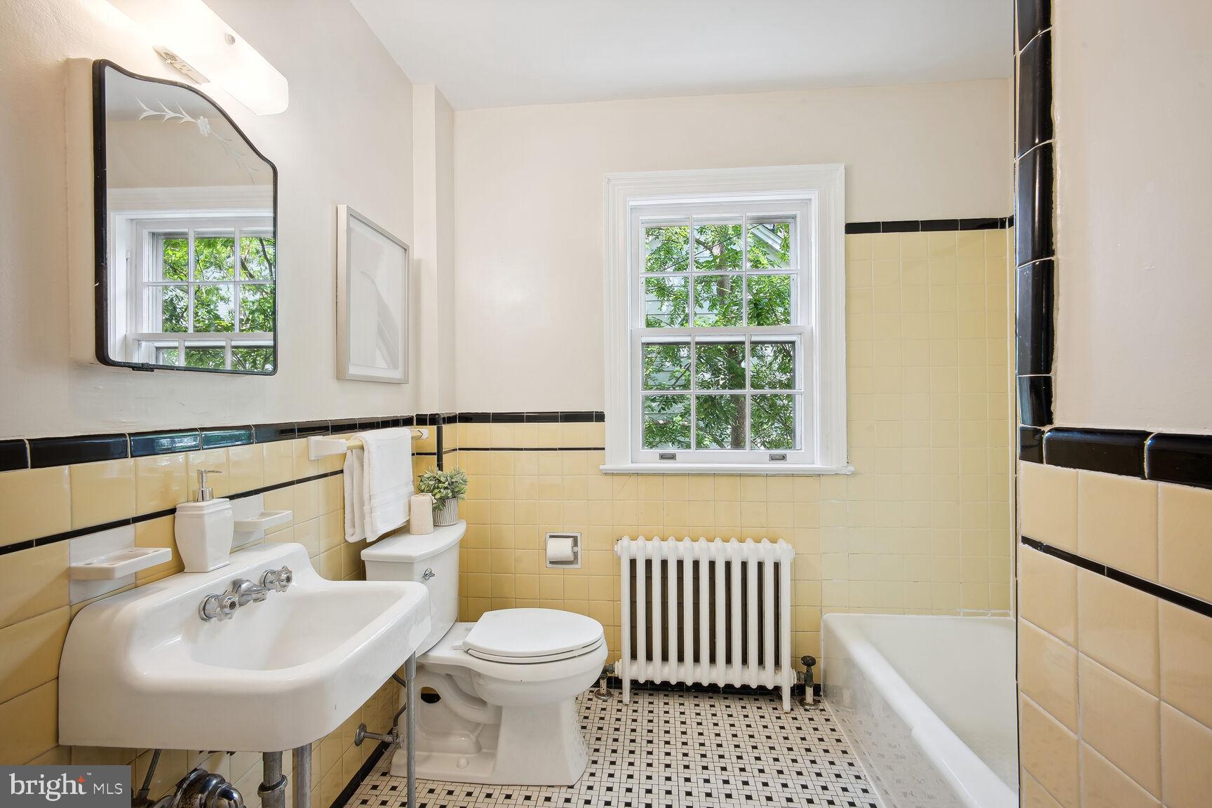 419 N JACKSON STREET