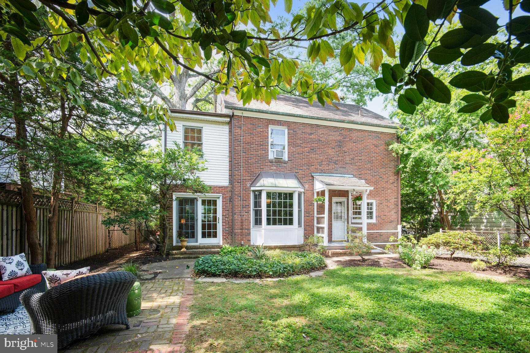 419 N JACKSON STREET