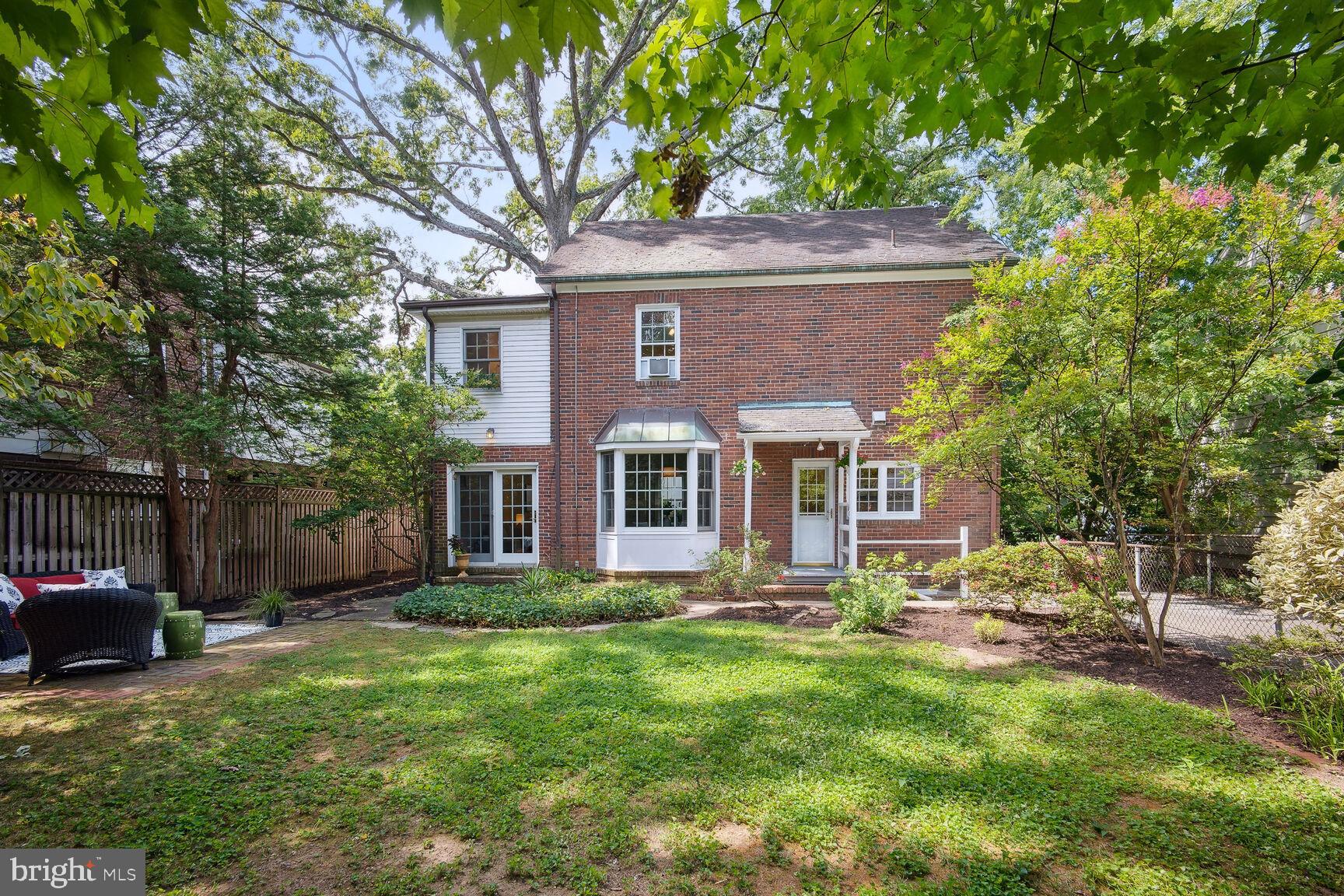 419 N JACKSON STREET