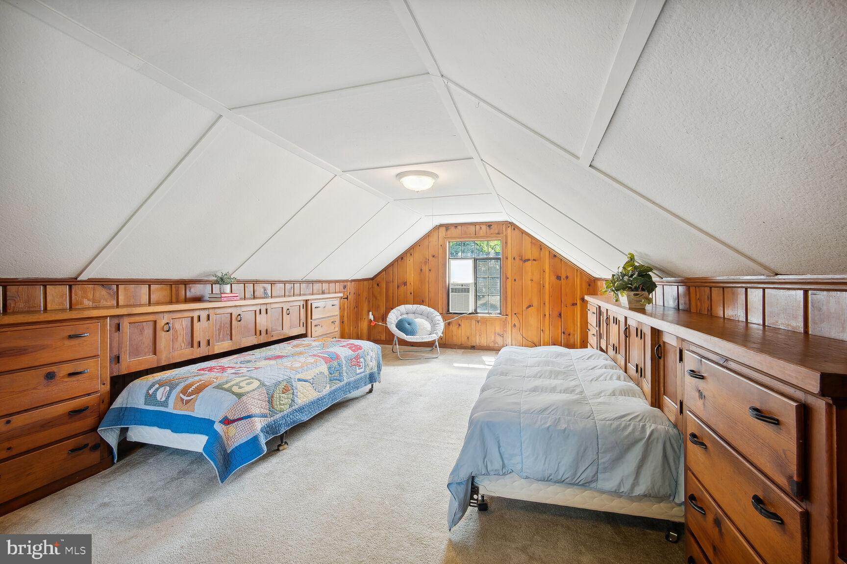 419 N JACKSON STREET