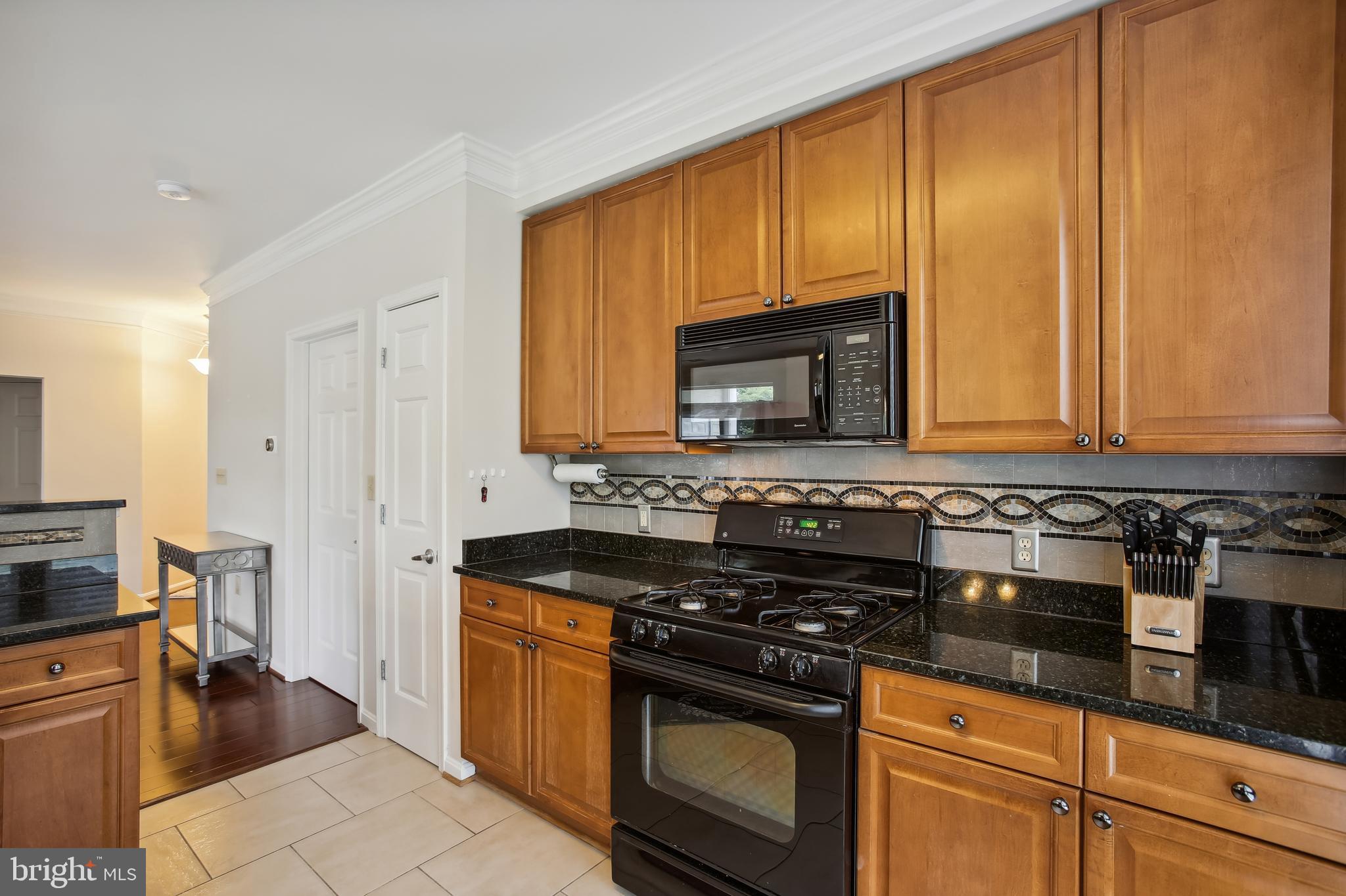 801 S GREENBRIER STREET 220
