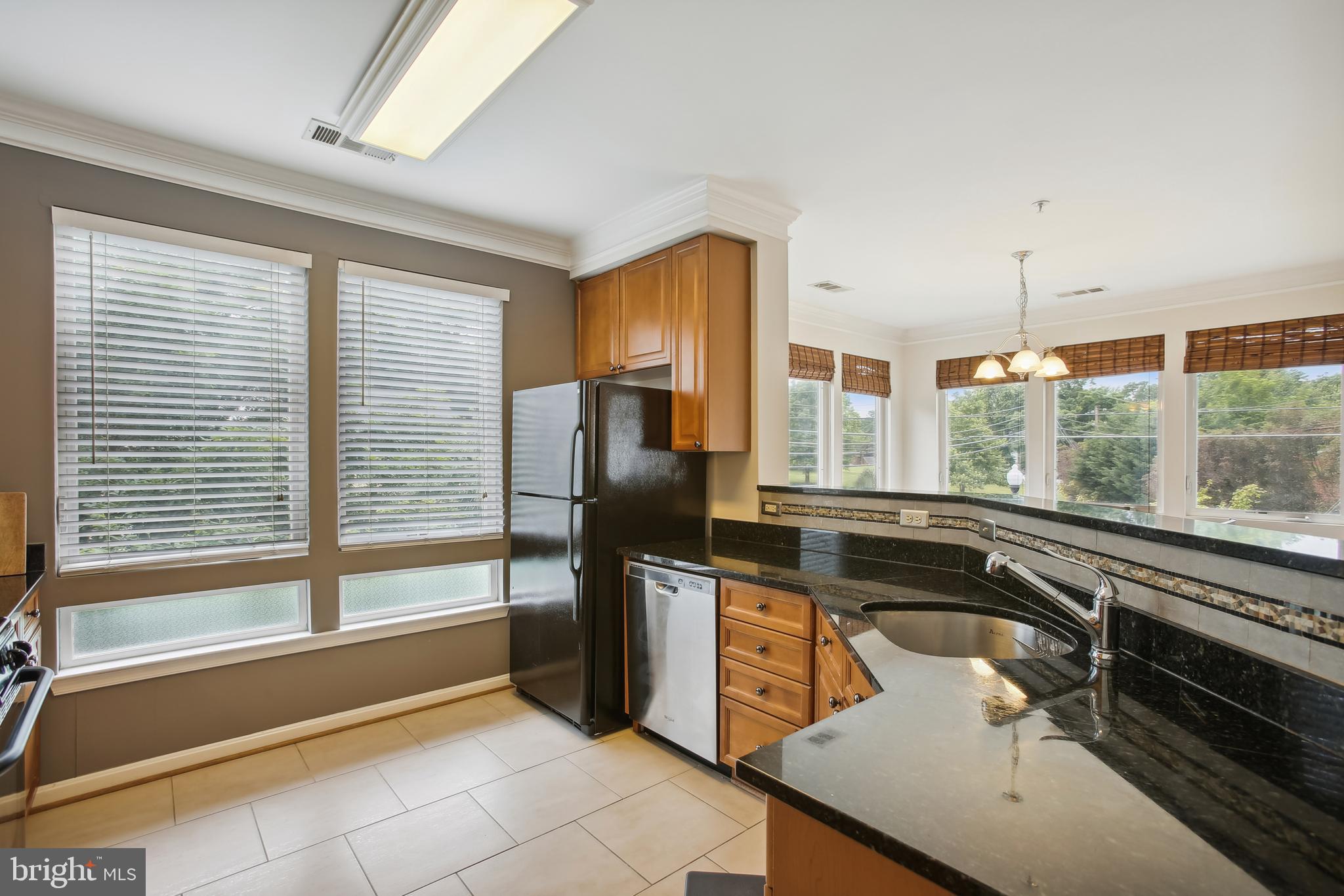 801 S GREENBRIER STREET 220