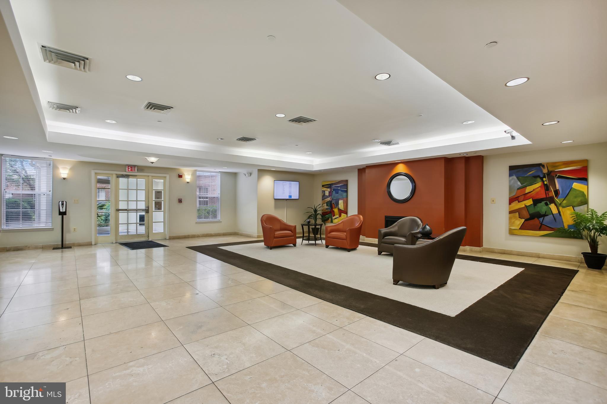 801 S GREENBRIER STREET 220