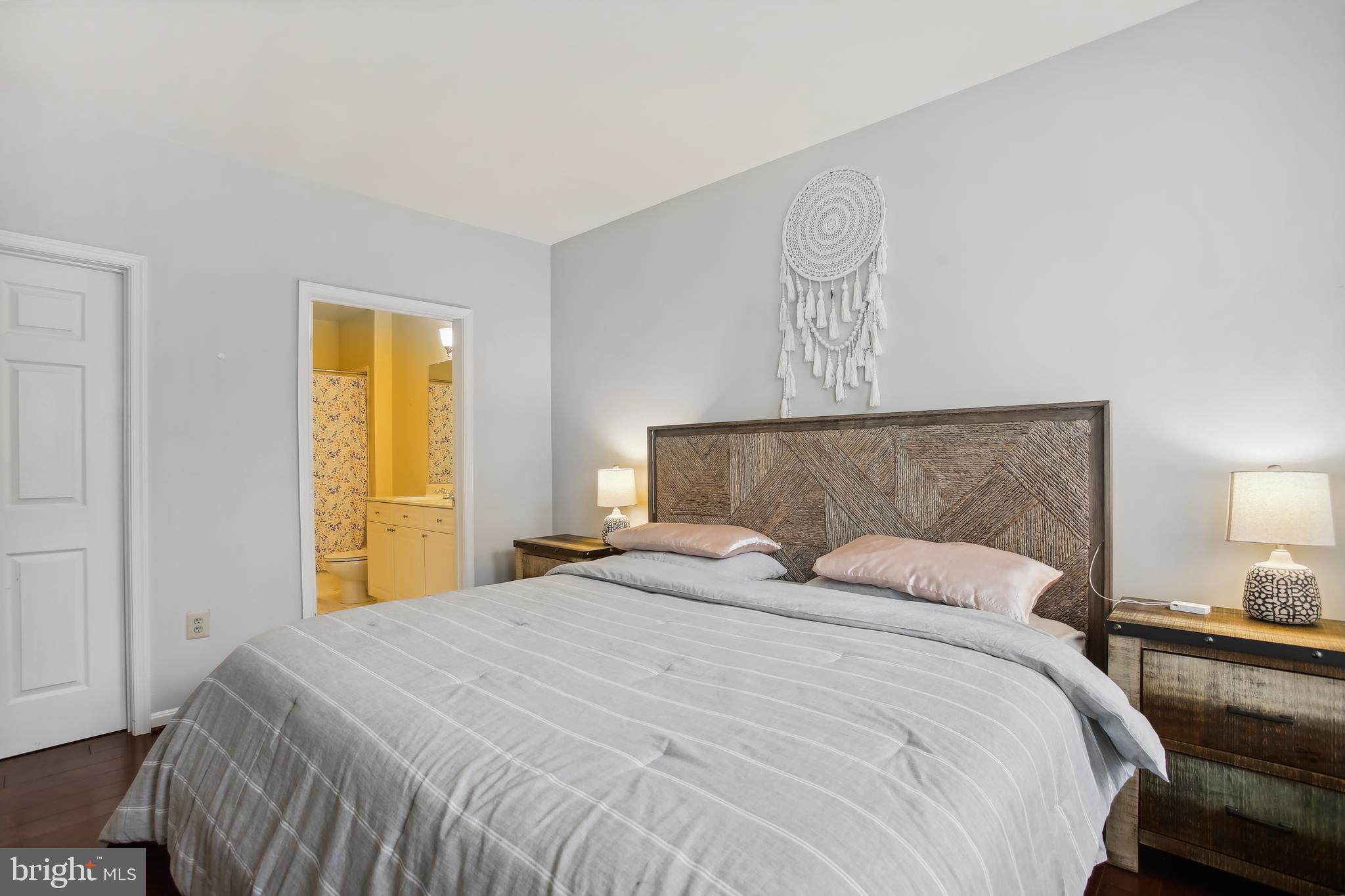801 S GREENBRIER STREET 220