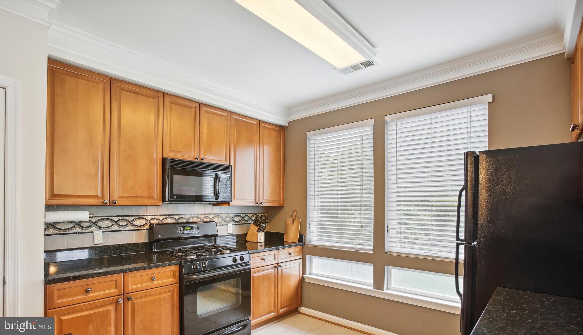 801 S GREENBRIER STREET 220