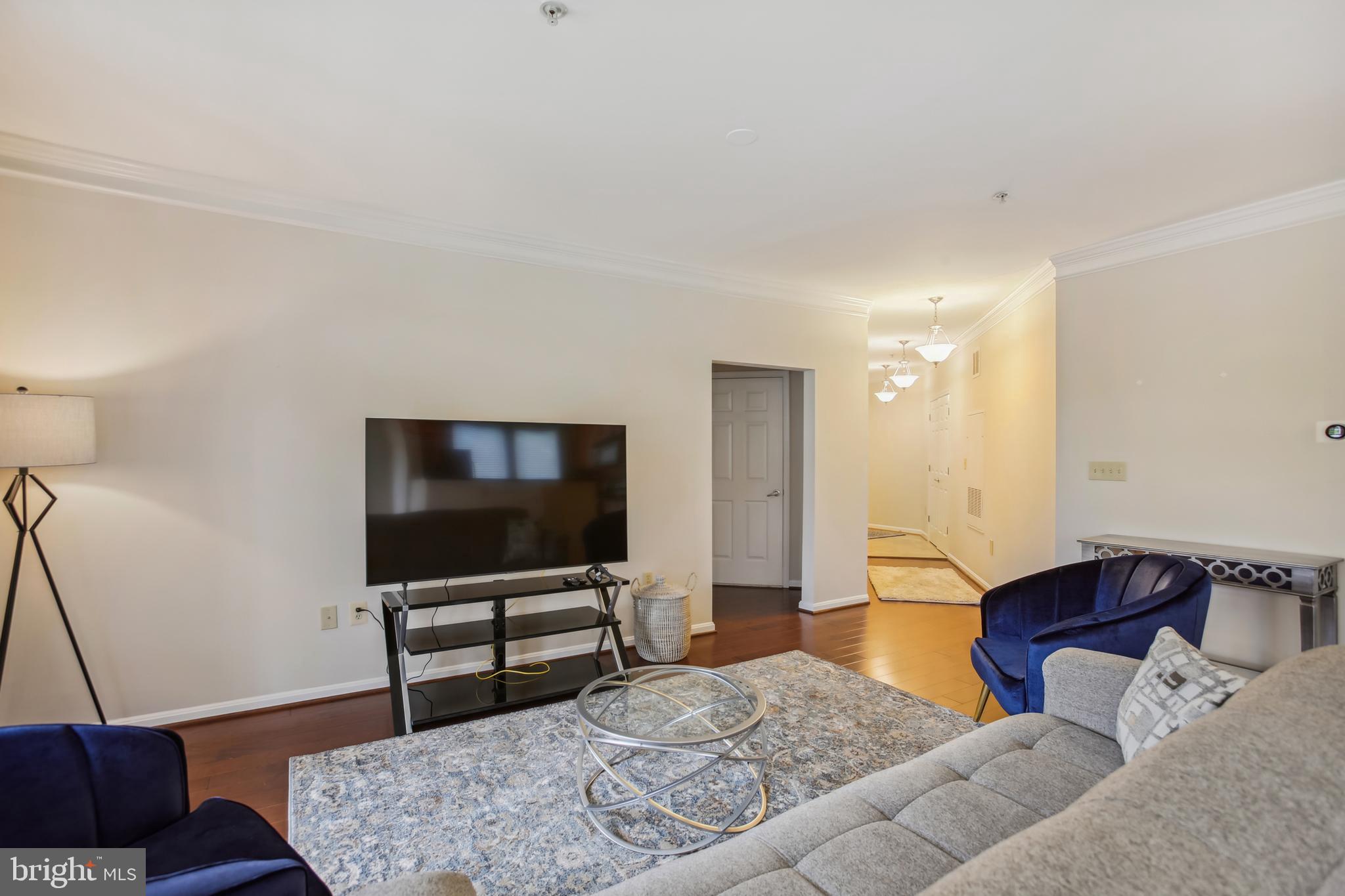 801 S GREENBRIER STREET 220