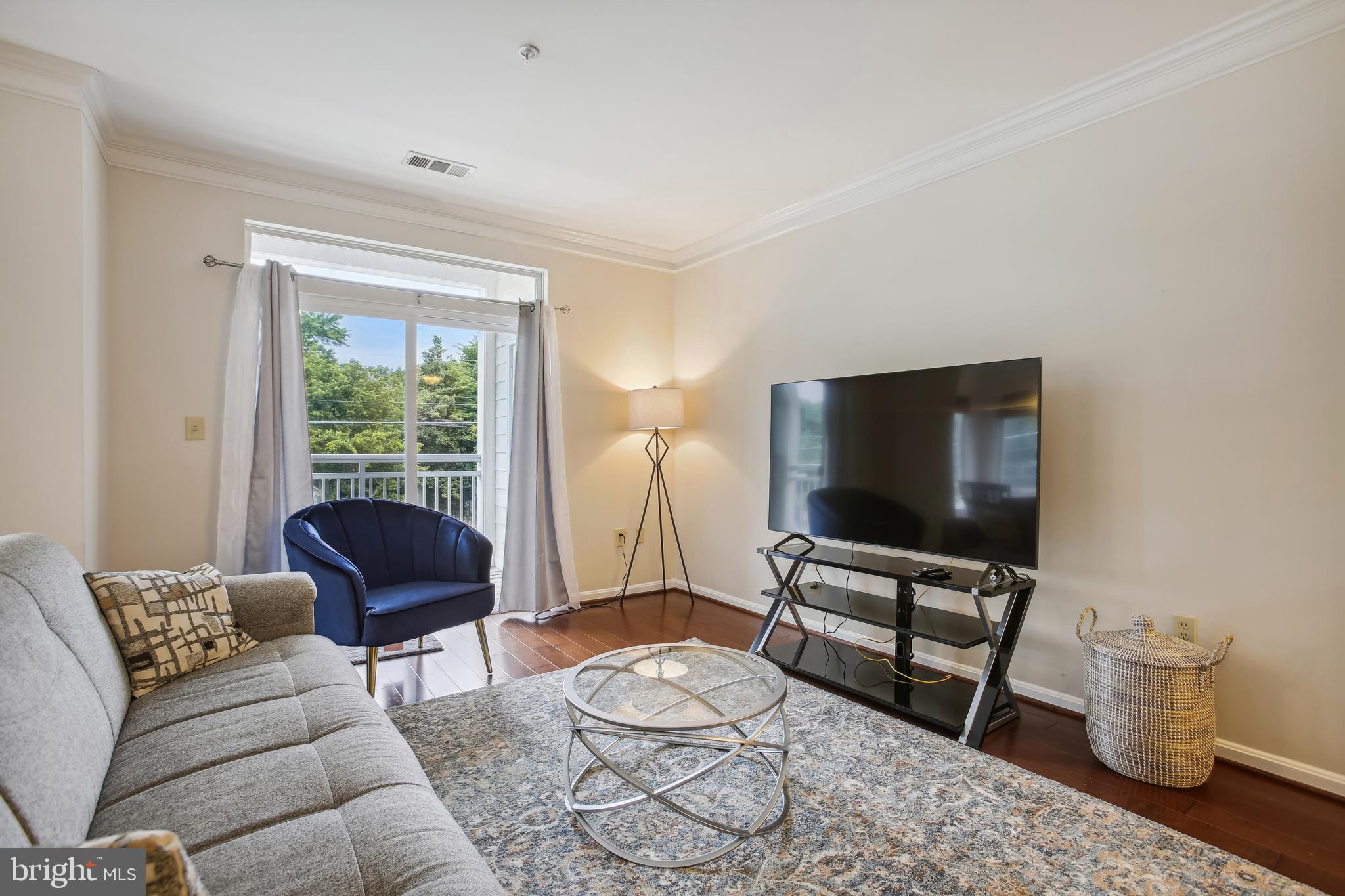 801 S GREENBRIER STREET 220