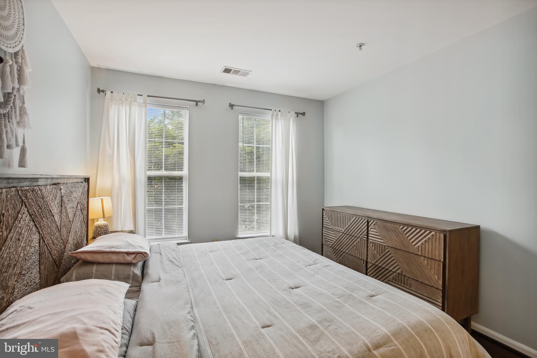 801 S GREENBRIER STREET 220