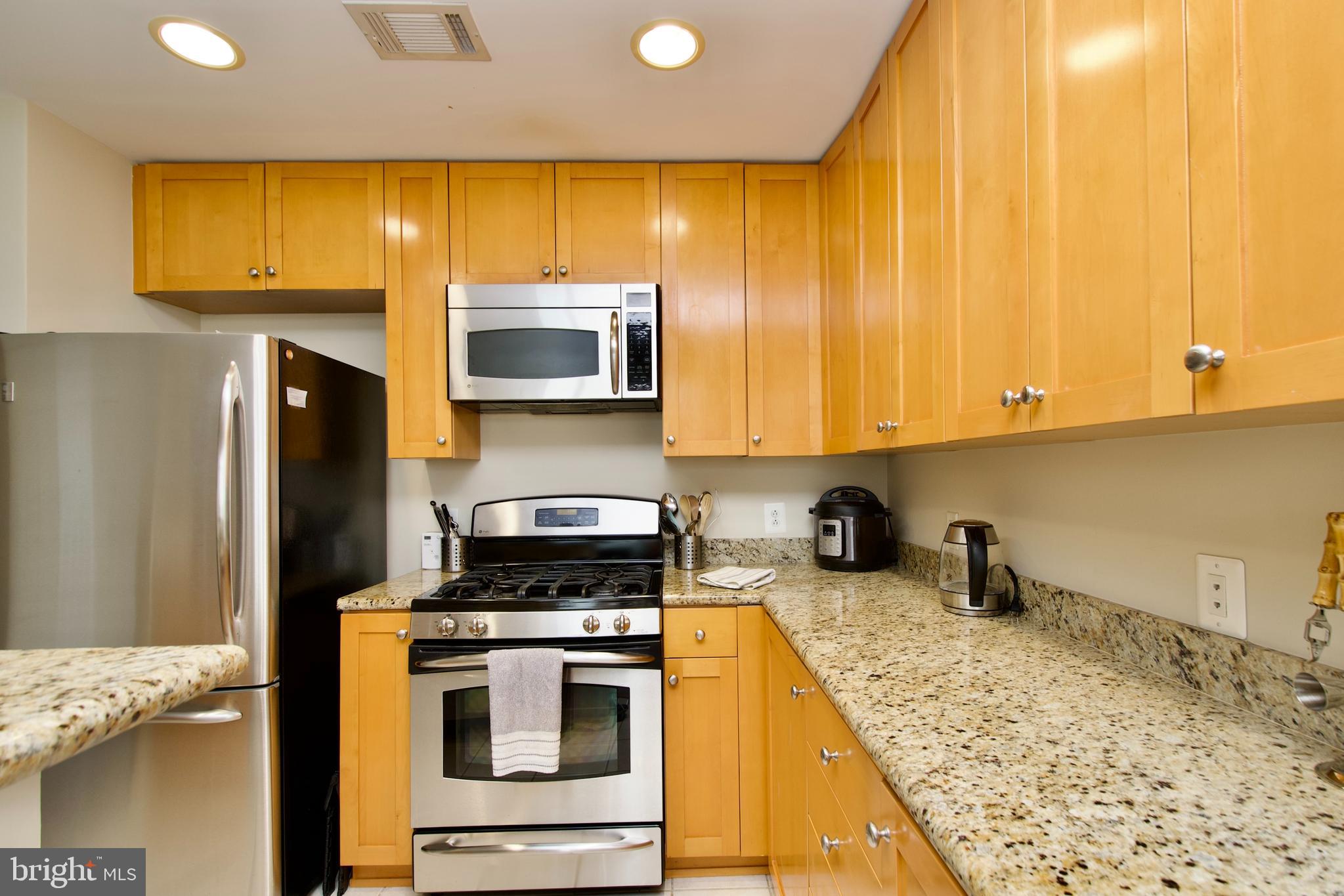 3600 S GLEBE ROAD 423W