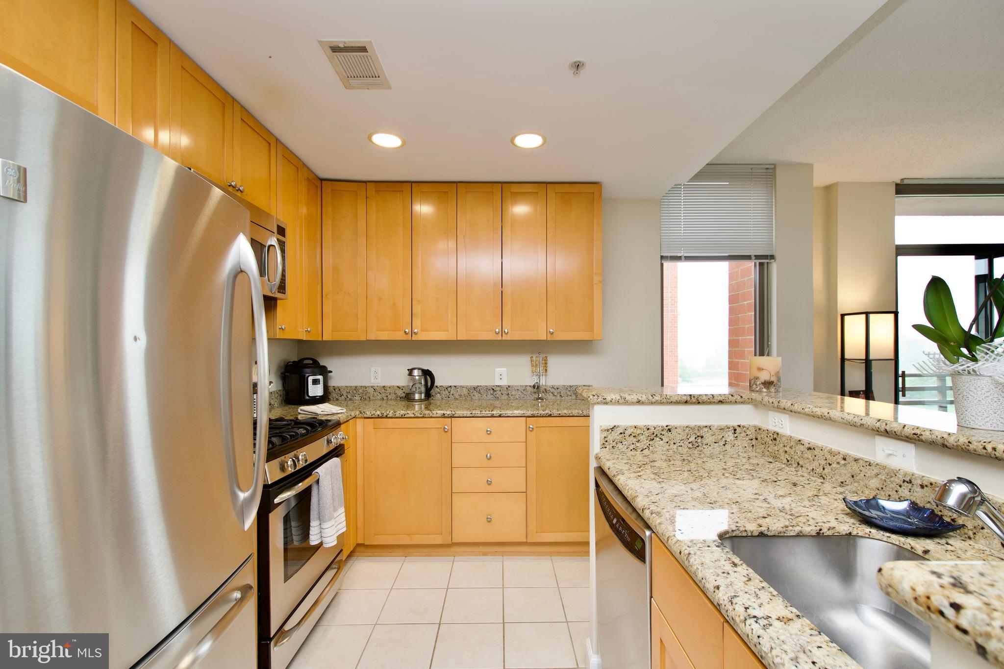 3600 S GLEBE ROAD 423W